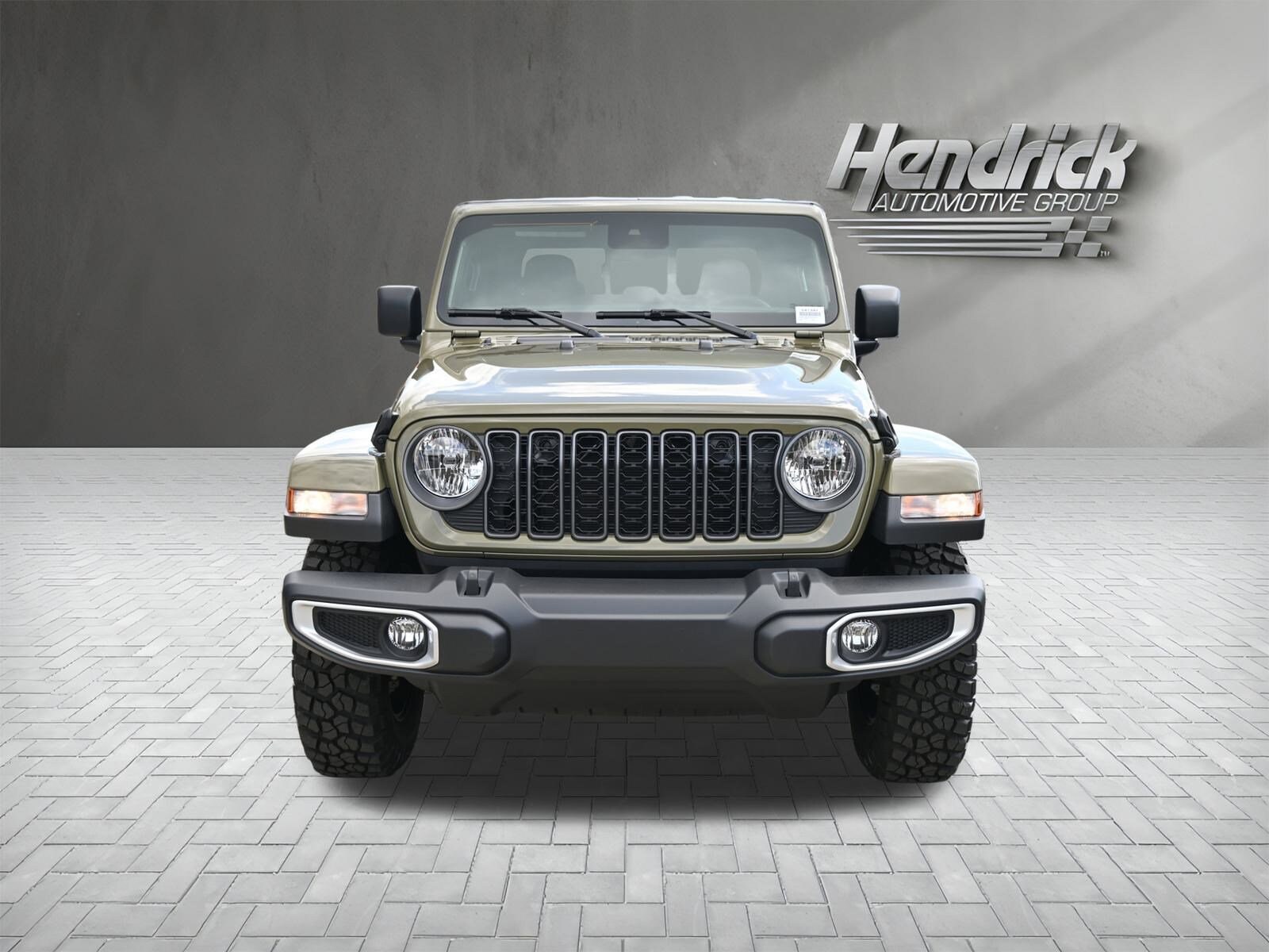 2025 Jeep Gladiator LE photo 3