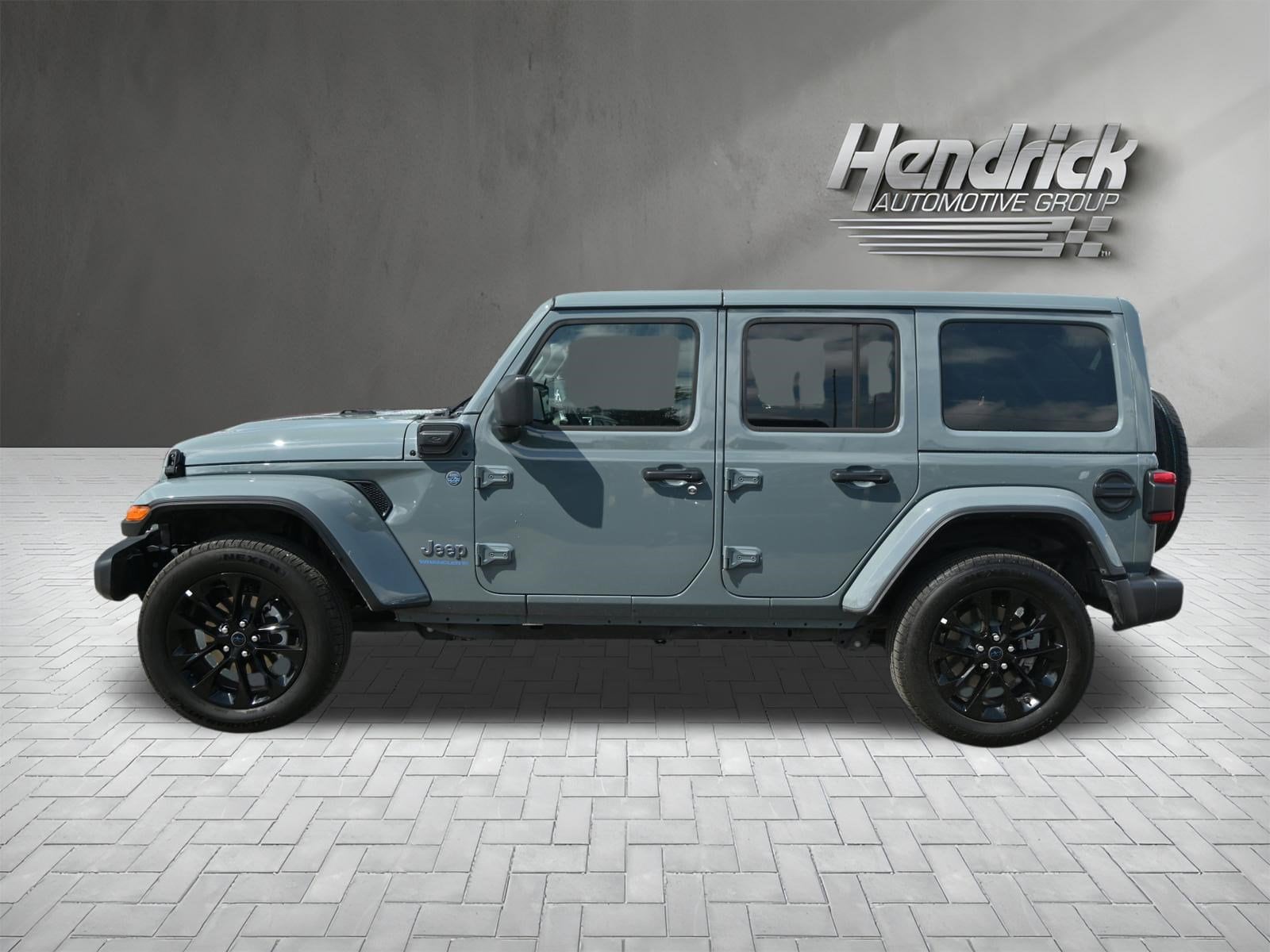 2025 Jeep Wrangler 4xe Sahara photo 3