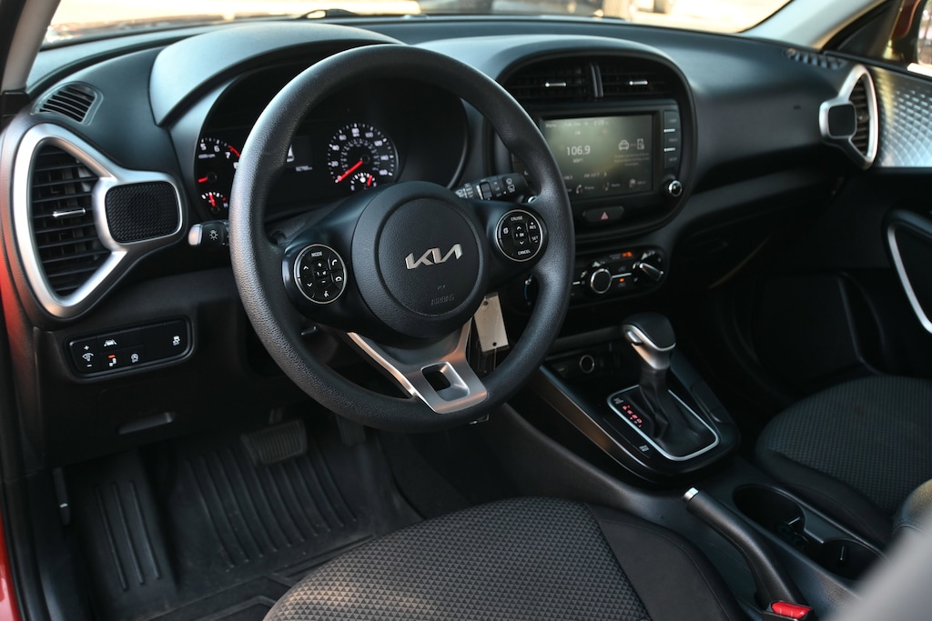 Used 2022 Kia Soul LX Hatchback