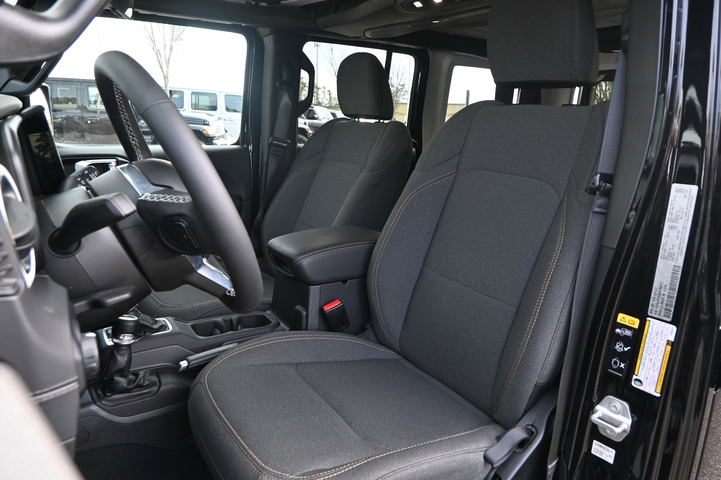 2025 Jeep Wrangler 4xe Sahara photo 5