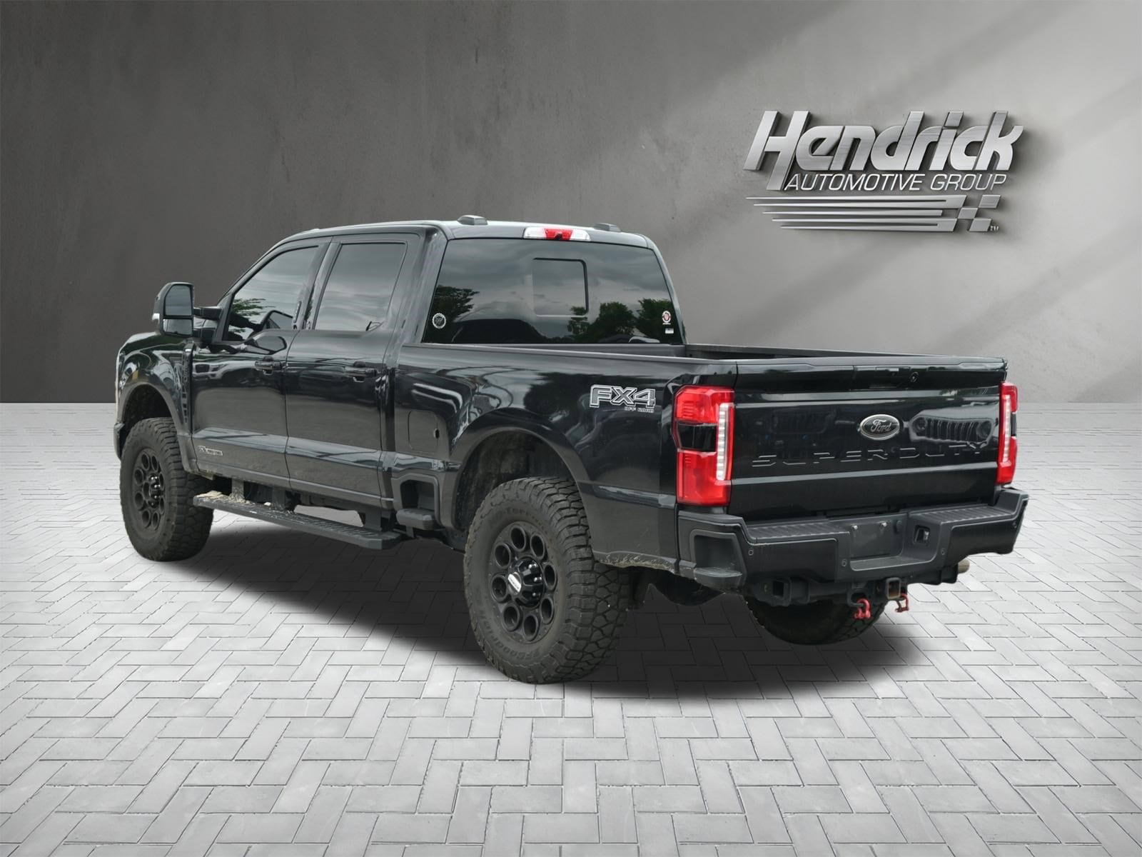 2024 Ford Super Duty F-350 SRW LARIAT photo 6