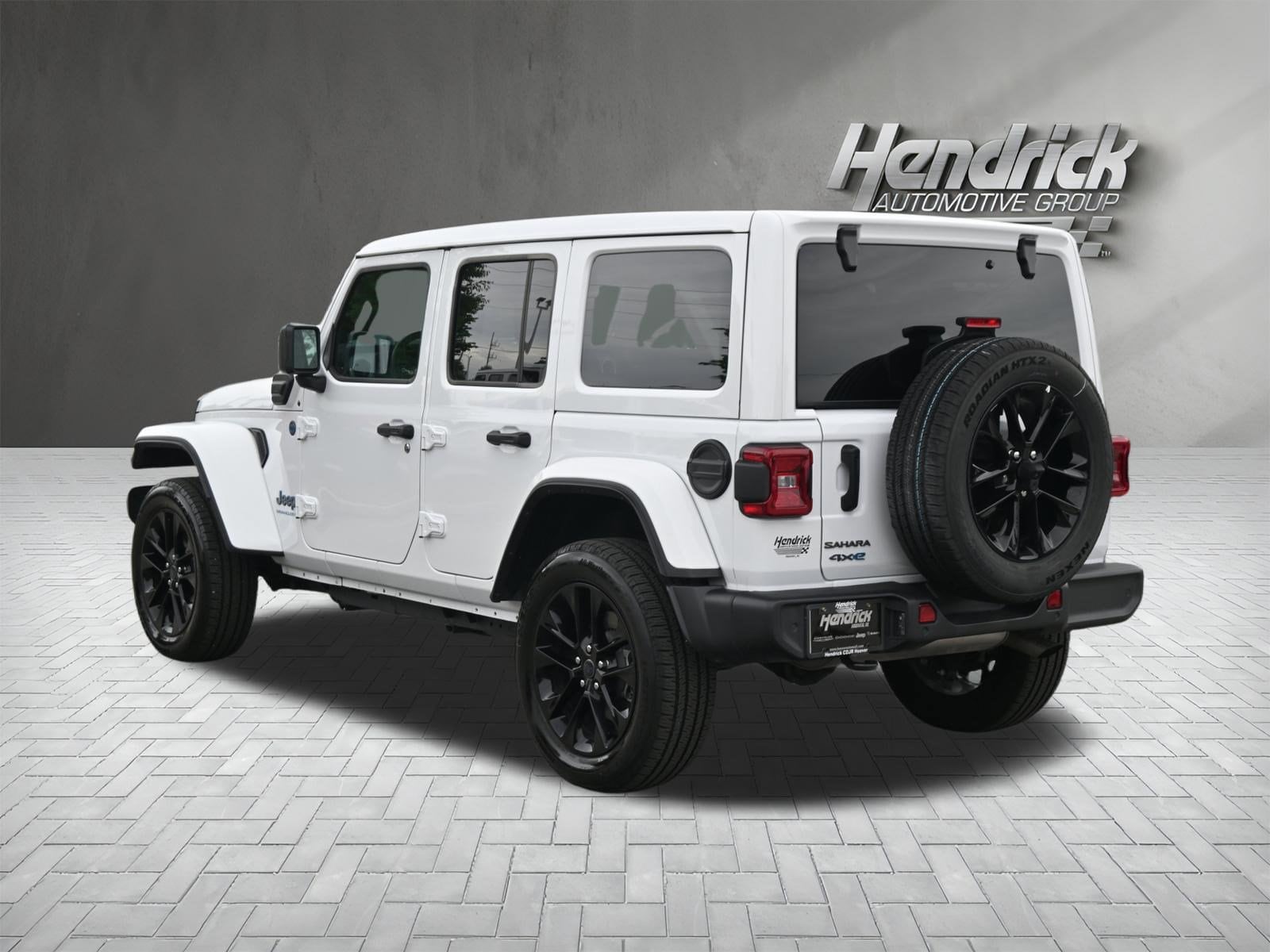 2025 Jeep Wrangler 4xe Sahara photo 3