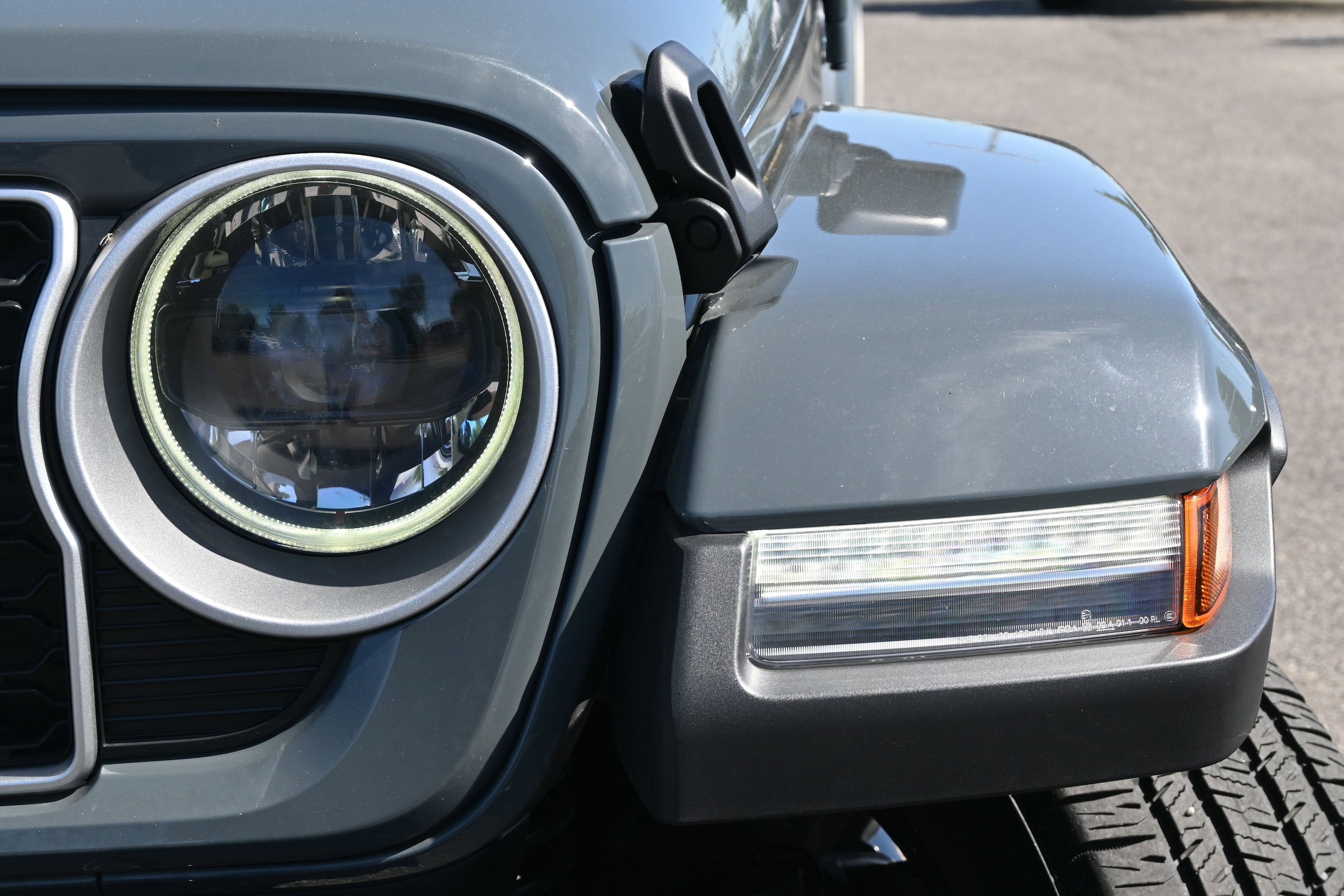 2025 Jeep Wrangler 4xe Sahara photo 5