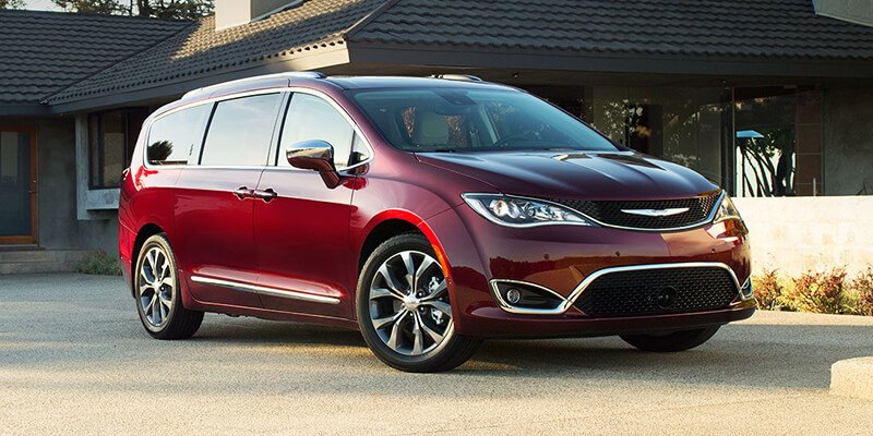 2017-Chrysler-Pacifica-01.jpg