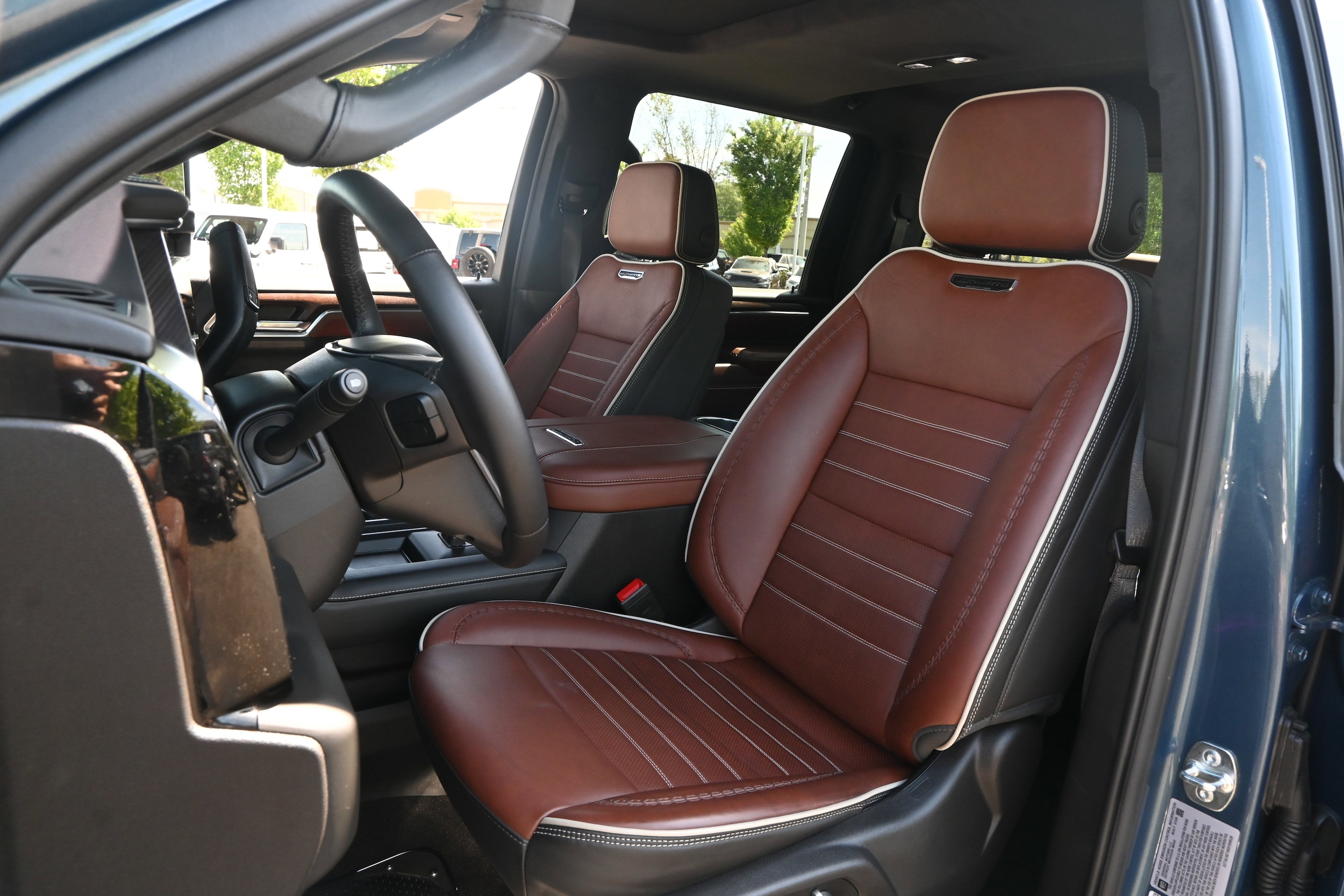 2025 GMC Sierra 2500HD Denali Ultimate photo 5