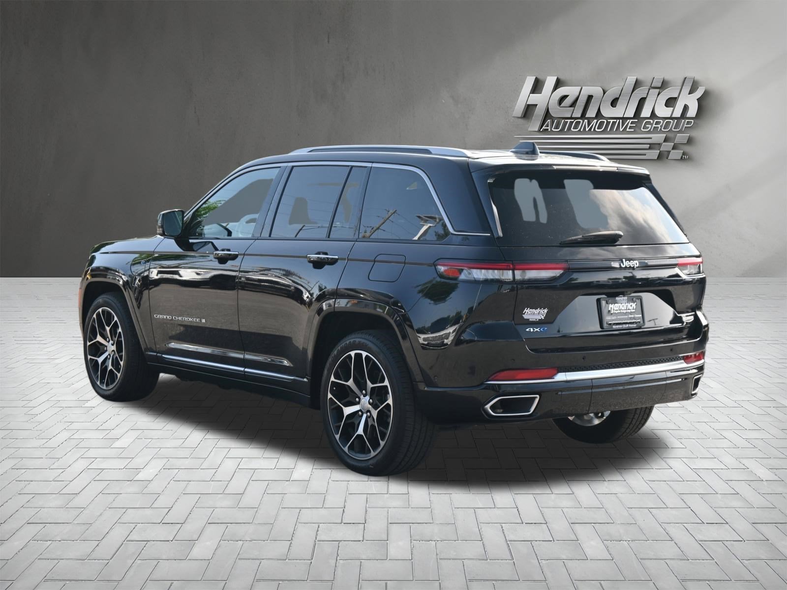 2023 Jeep Grand Cherokee 4xe Summit Reserve photo 3