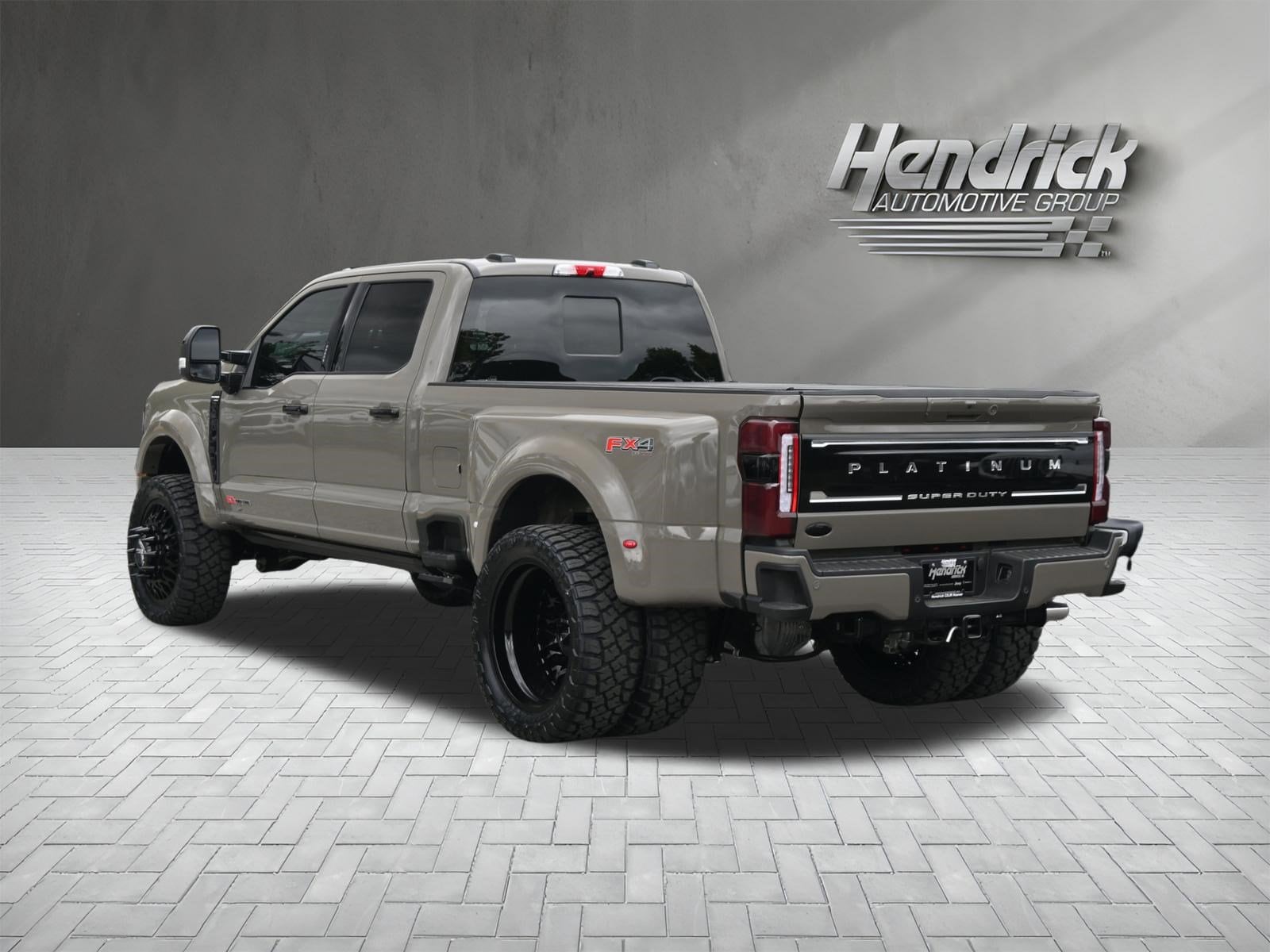 2026 Ford Super Duty F-450 DRW Platinum photo 3
