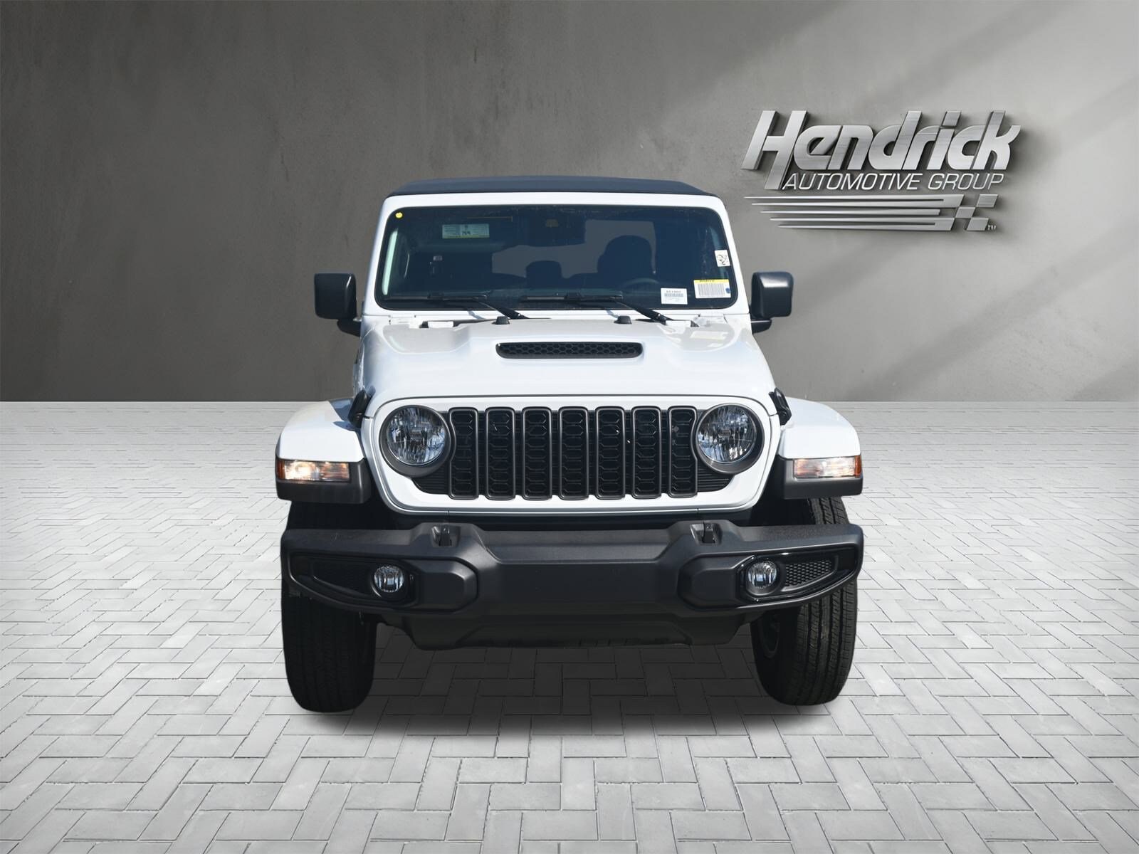 2025 Jeep Gladiator Sport S photo 2
