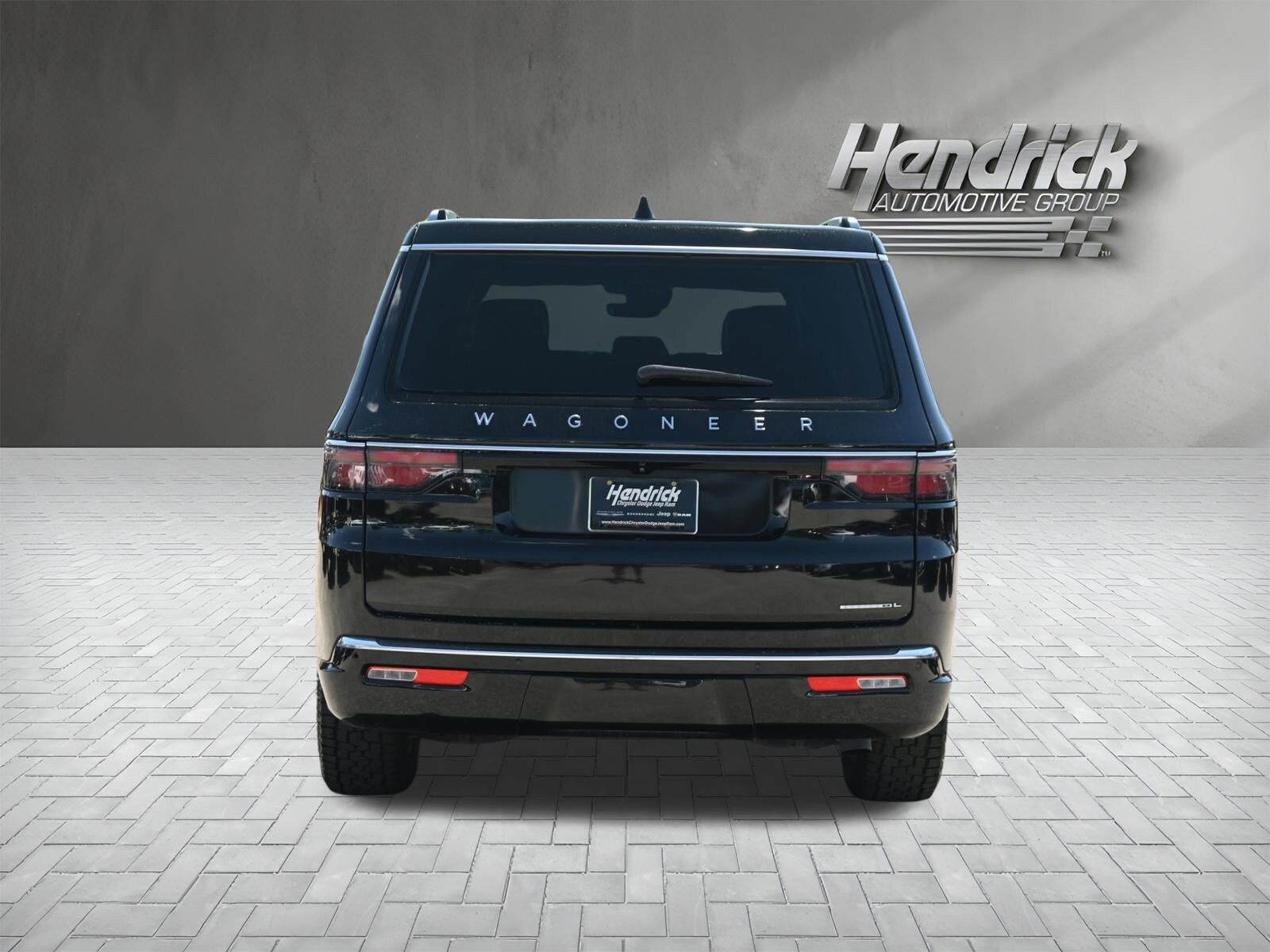 2023 Jeep Wagoneer L Series II photo 3