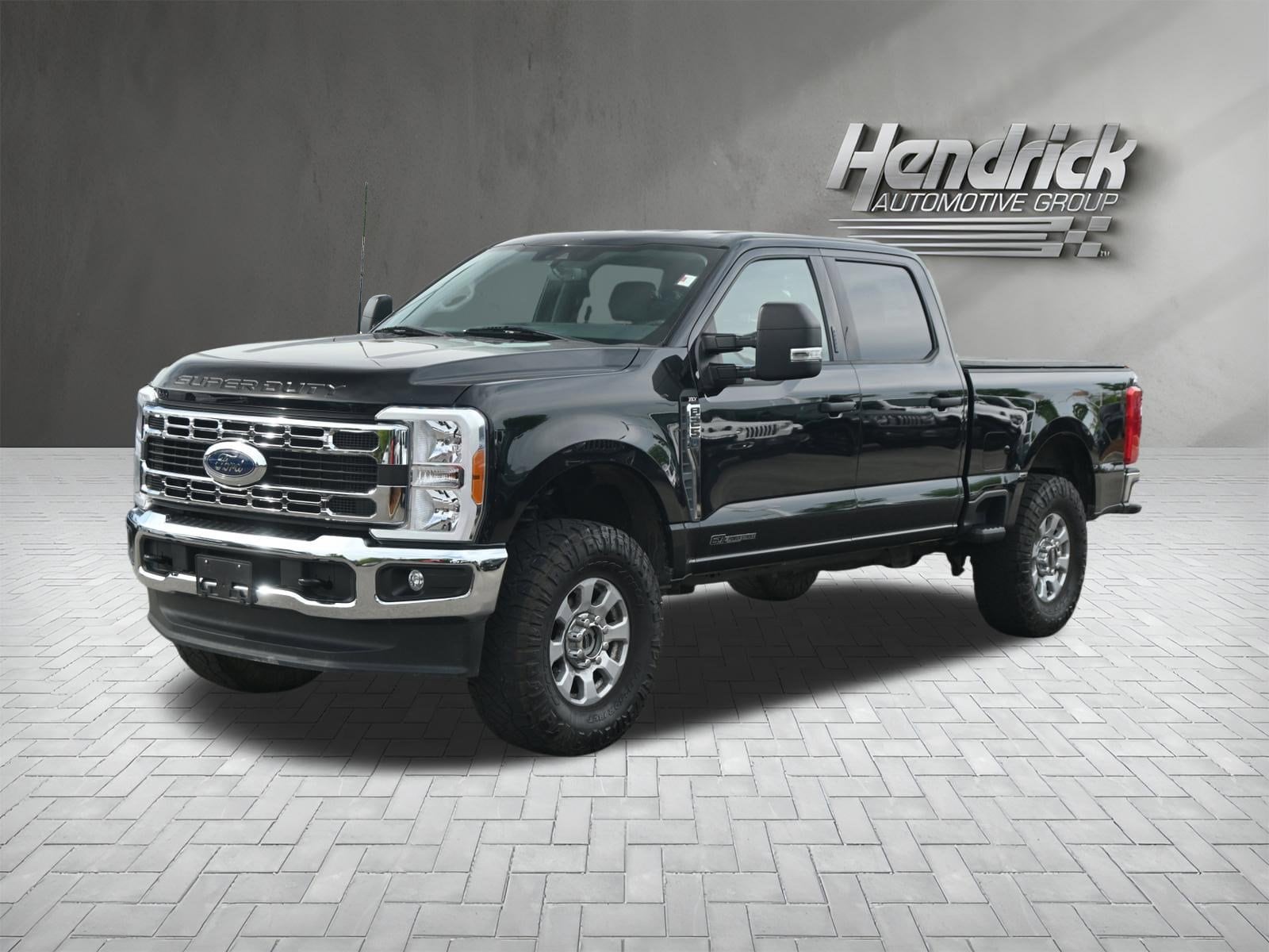 2023 Ford Super Duty F-250 SRW XLT photo 6