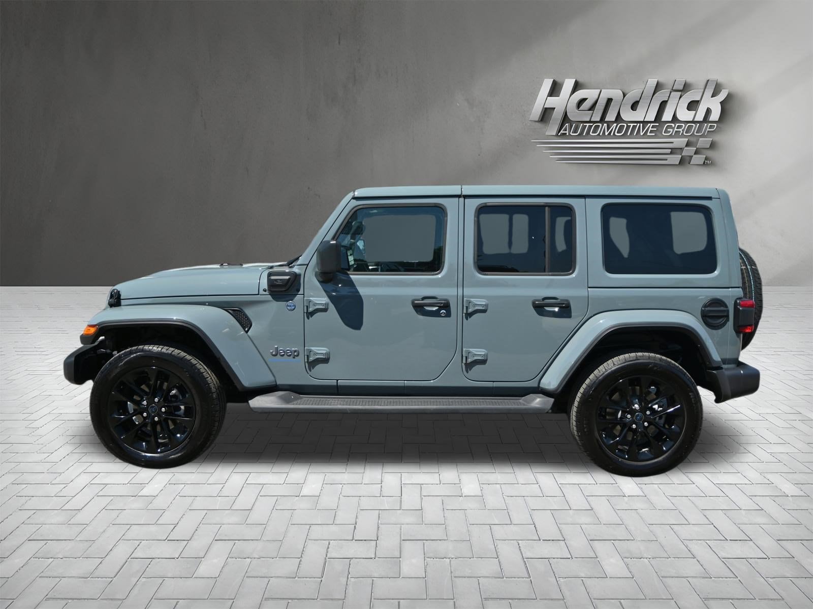 2025 Jeep Wrangler 4xe Sahara photo 3