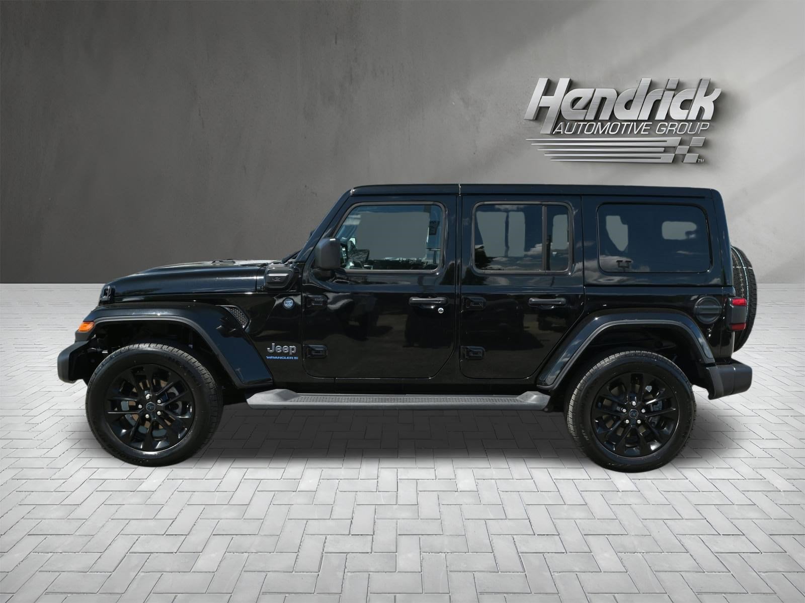 2025 Jeep Wrangler 4xe Sahara photo 3