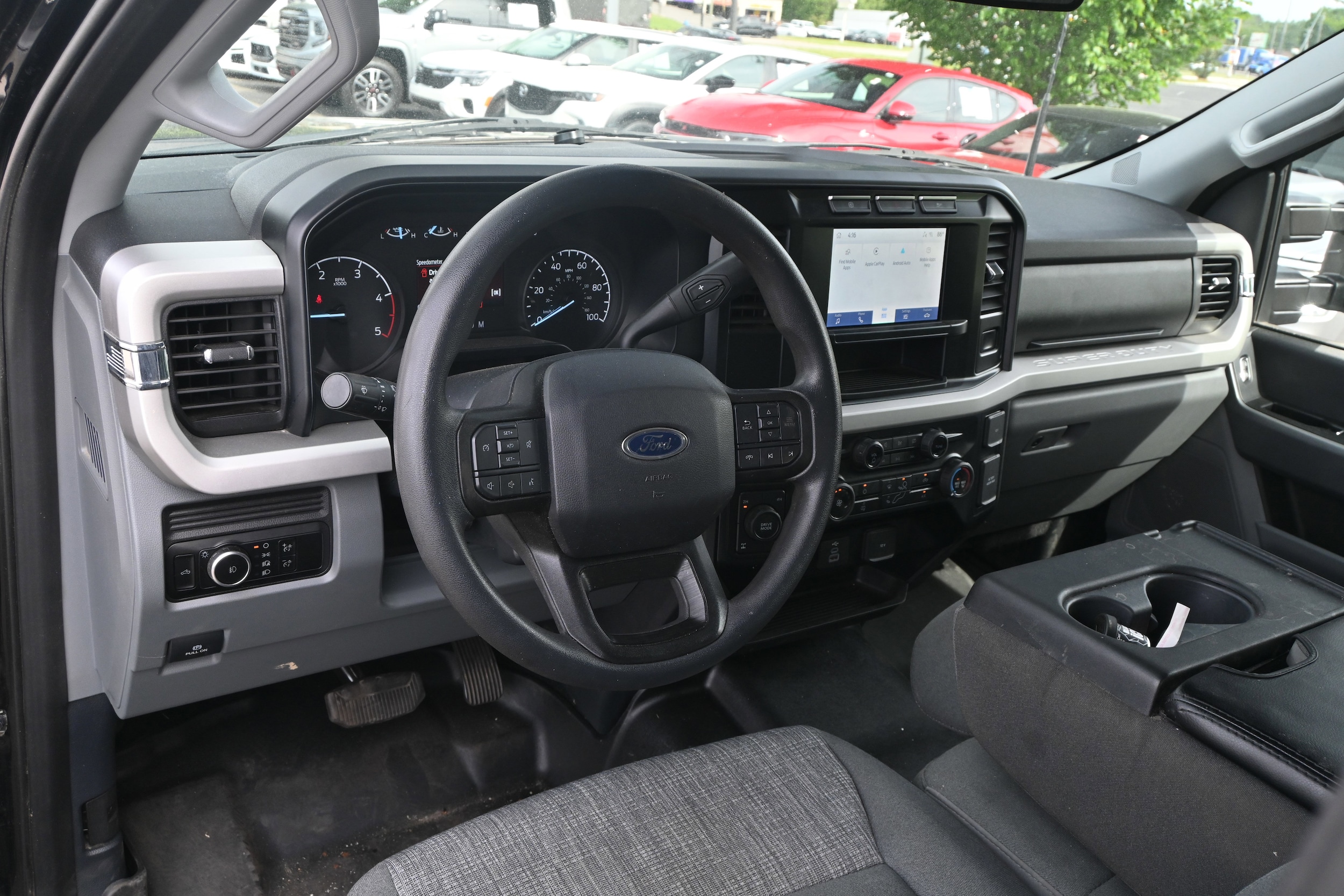 2023 Ford Super Duty F-250 SRW XLT photo 2