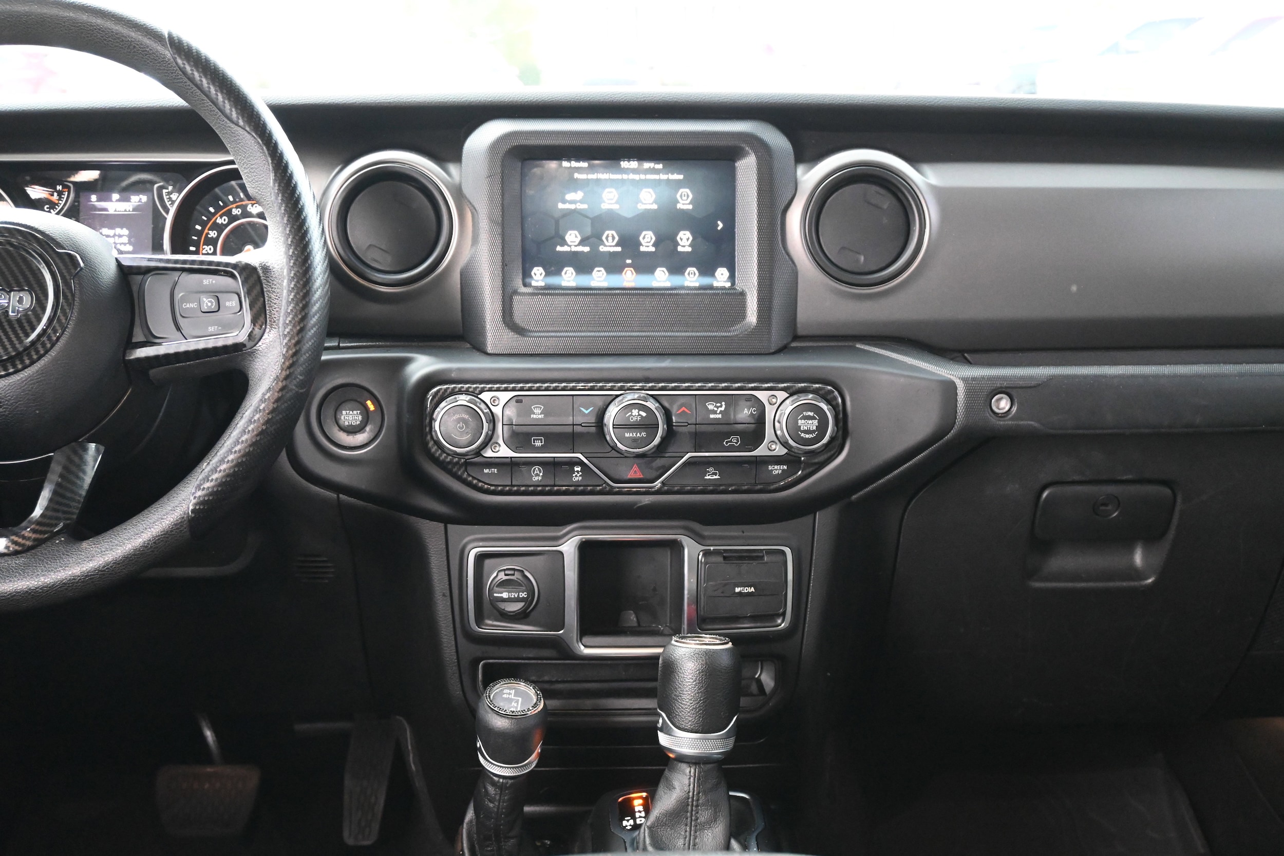 2023 Jeep Gladiator Sport photo 5