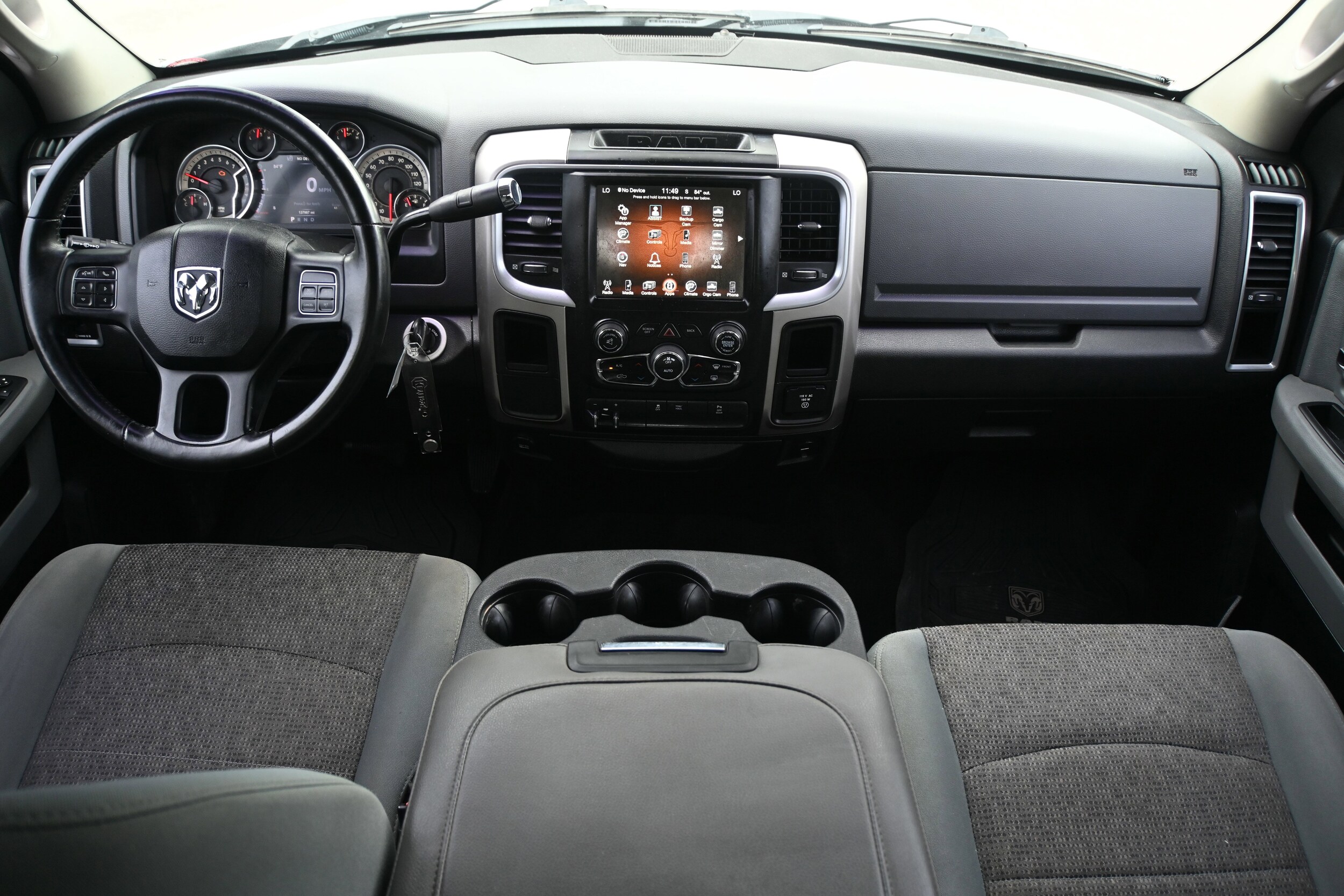 2017 Ram 3500 SLT photo 3