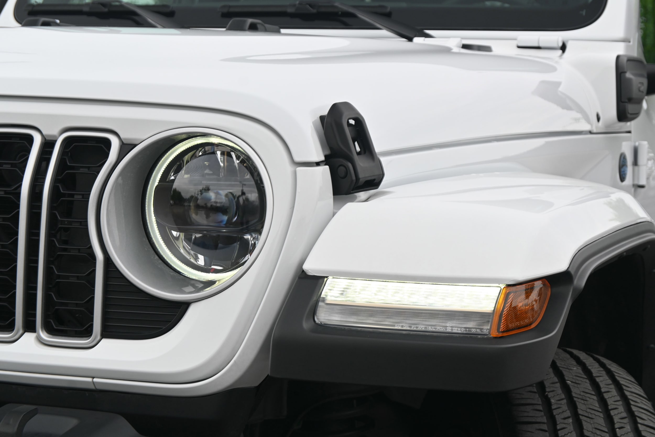 2025 Jeep Wrangler 4xe Sahara photo 5