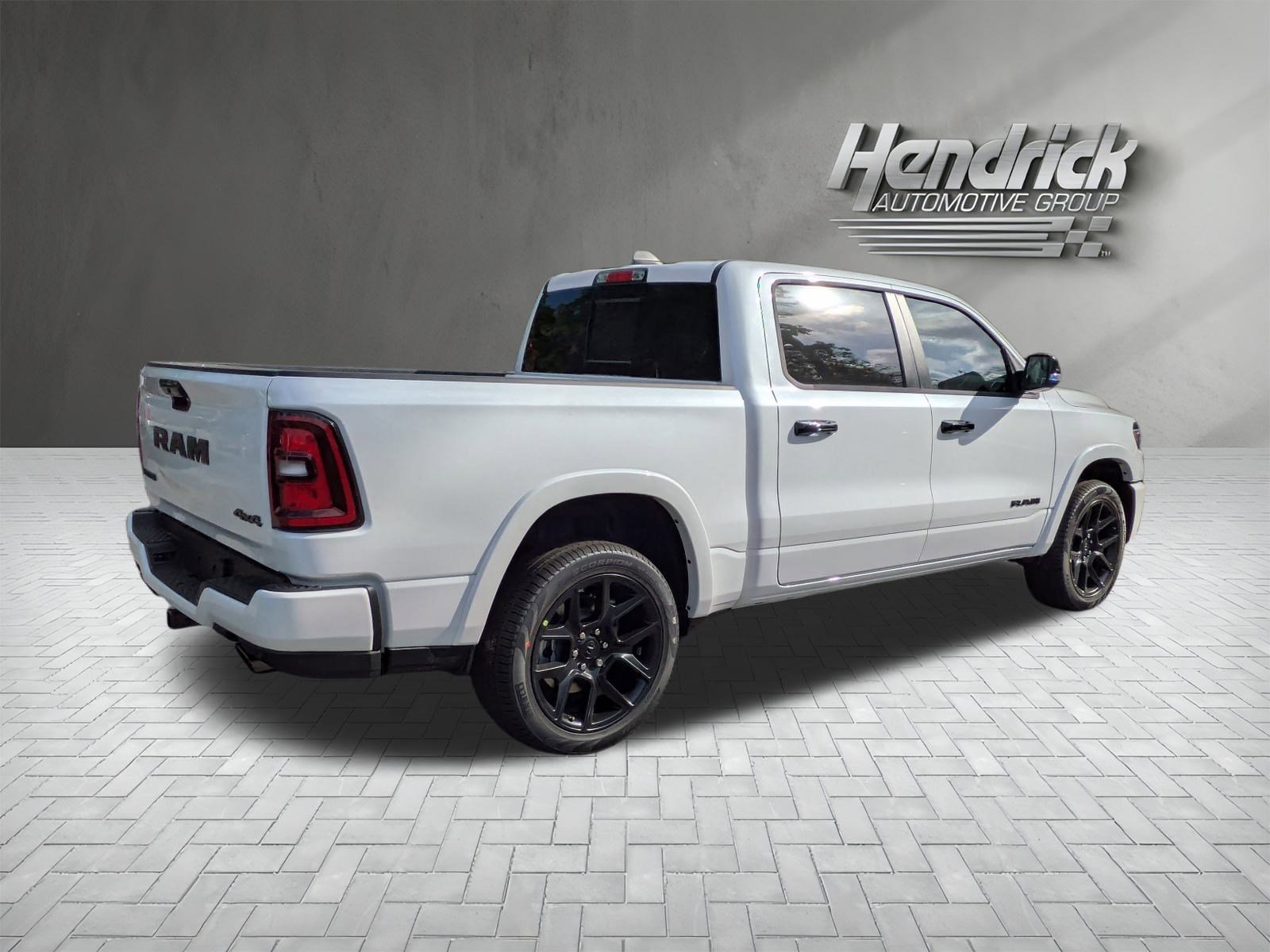 2025 Ram 1500 Laramie photo 3