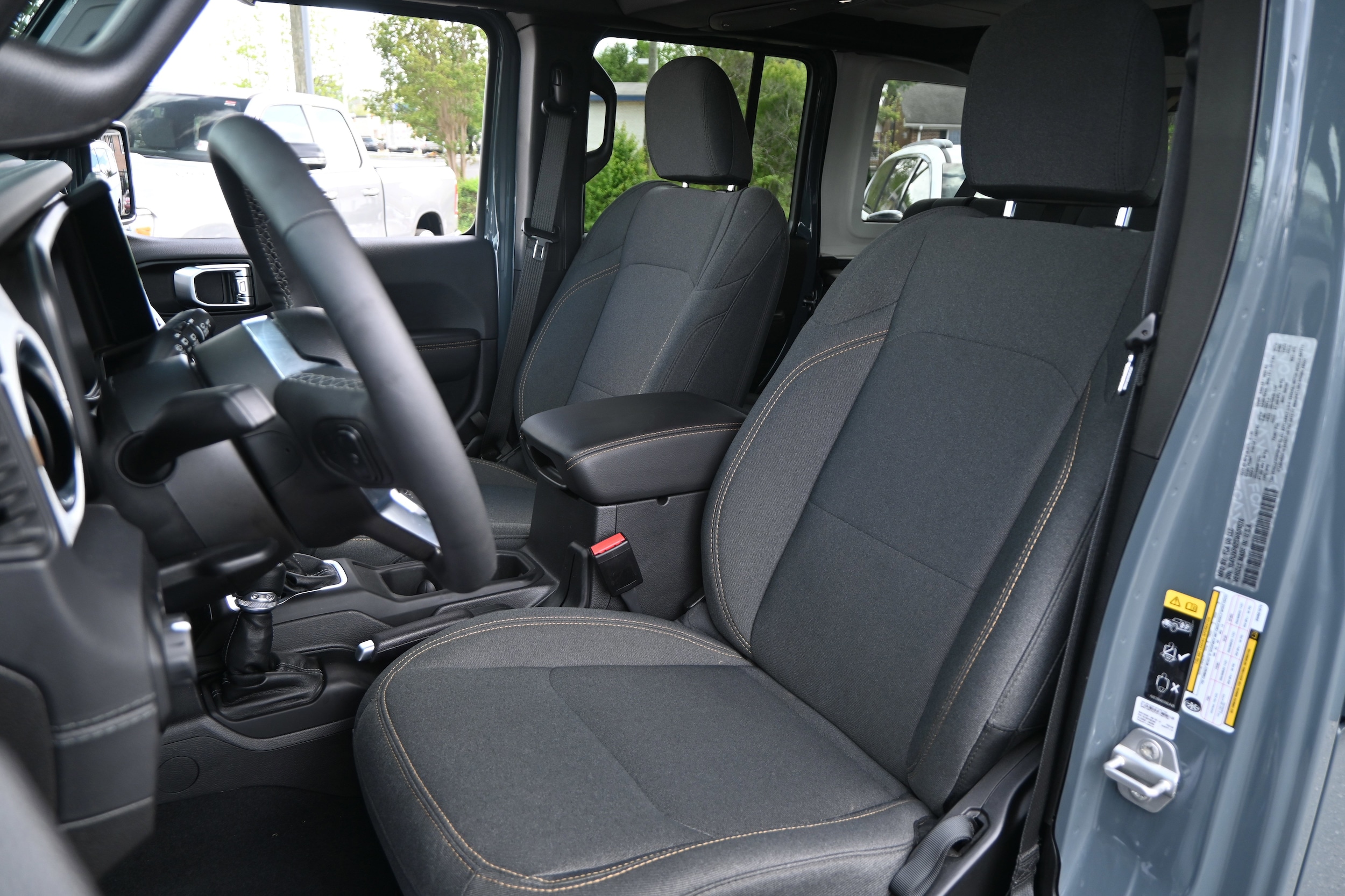 2025 Jeep Wrangler 4xe Sahara photo 5