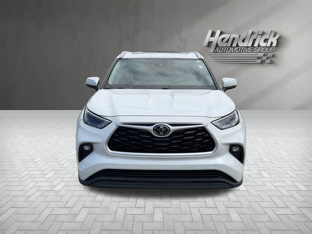 Used 2022 Toyota Highlander XLE SUV