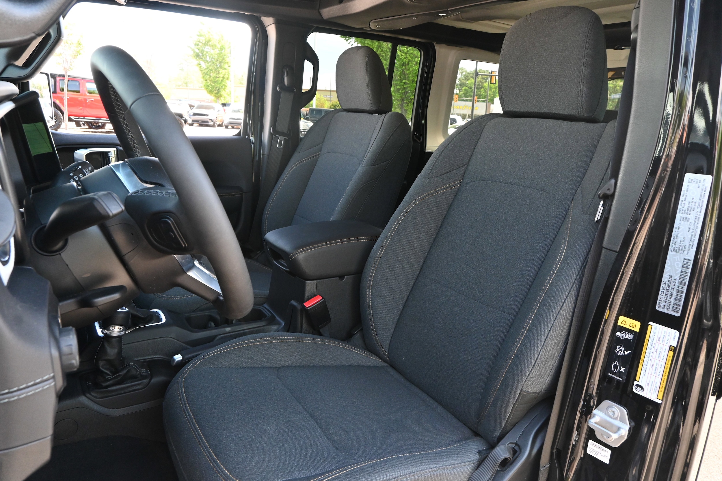 2025 Jeep Wrangler 4xe Sahara photo 5