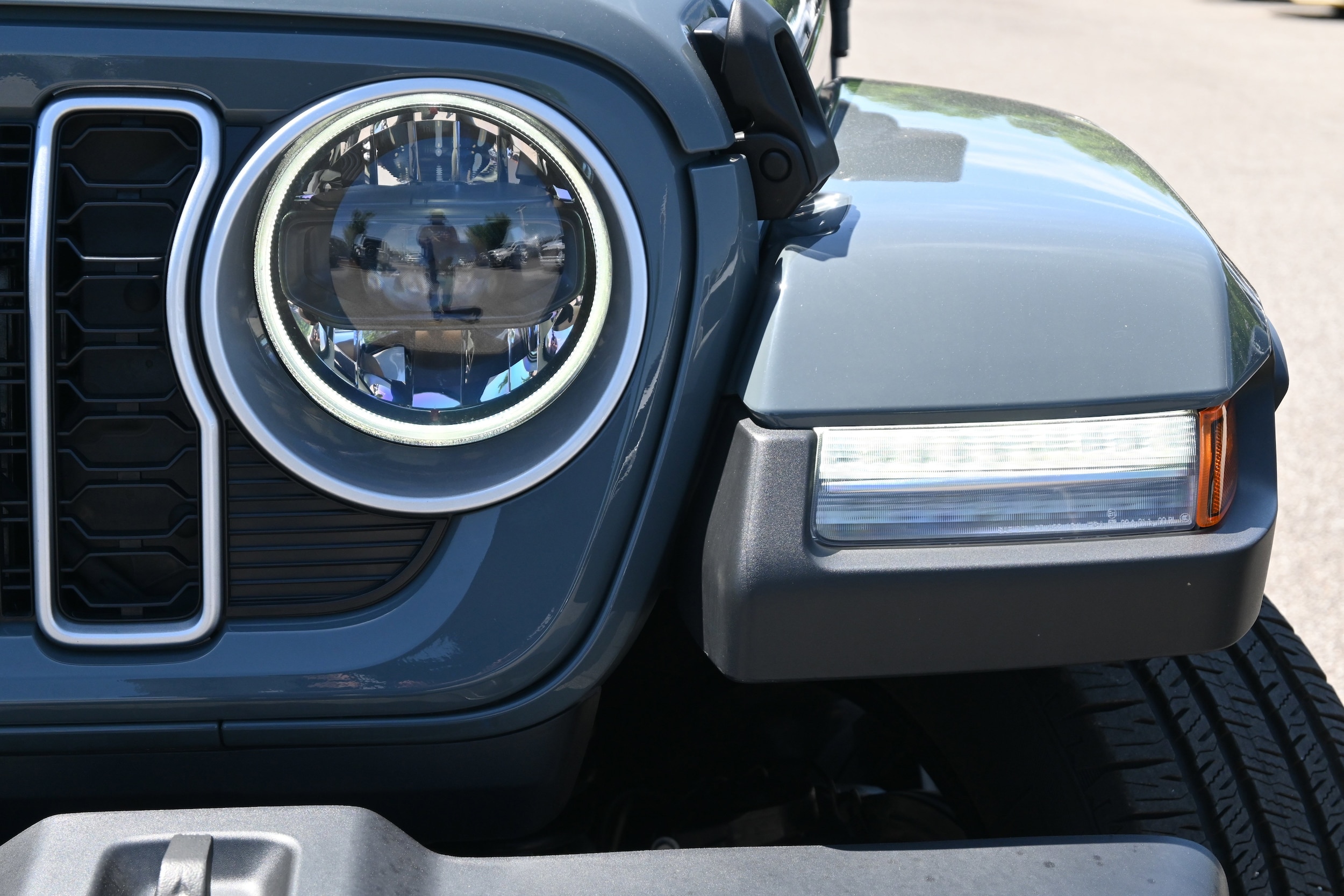 2025 Jeep Wrangler 4xe Sahara photo 5