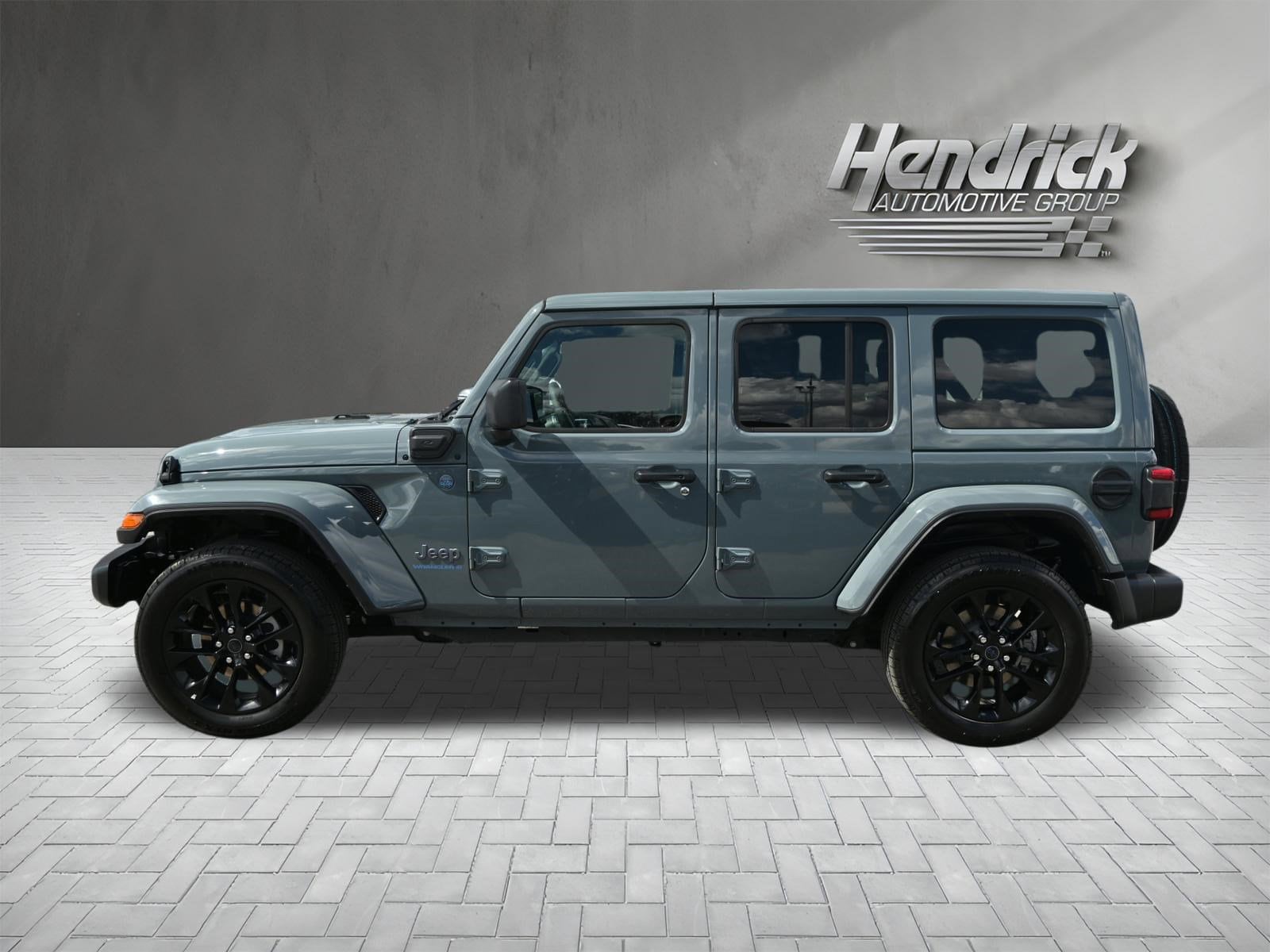 2025 Jeep Wrangler 4xe Sahara photo 3