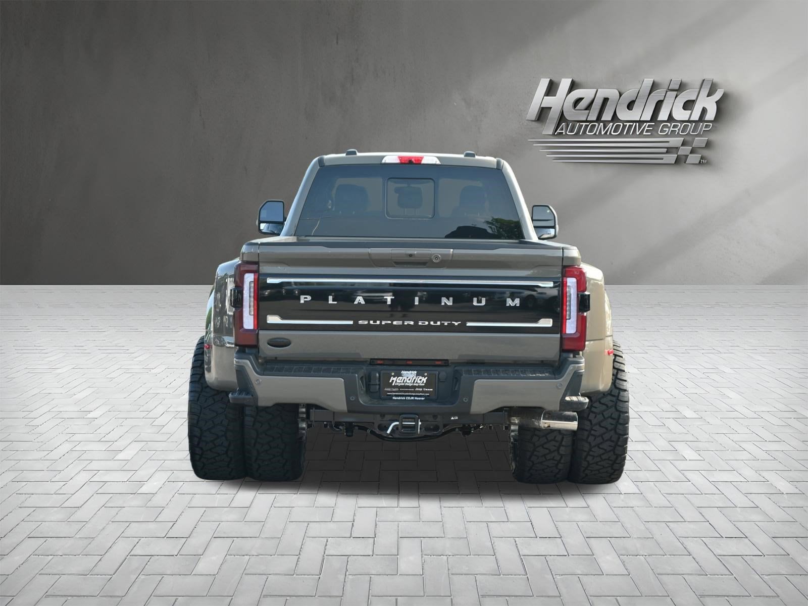 2026 Ford Super Duty F-450 DRW Platinum photo 3