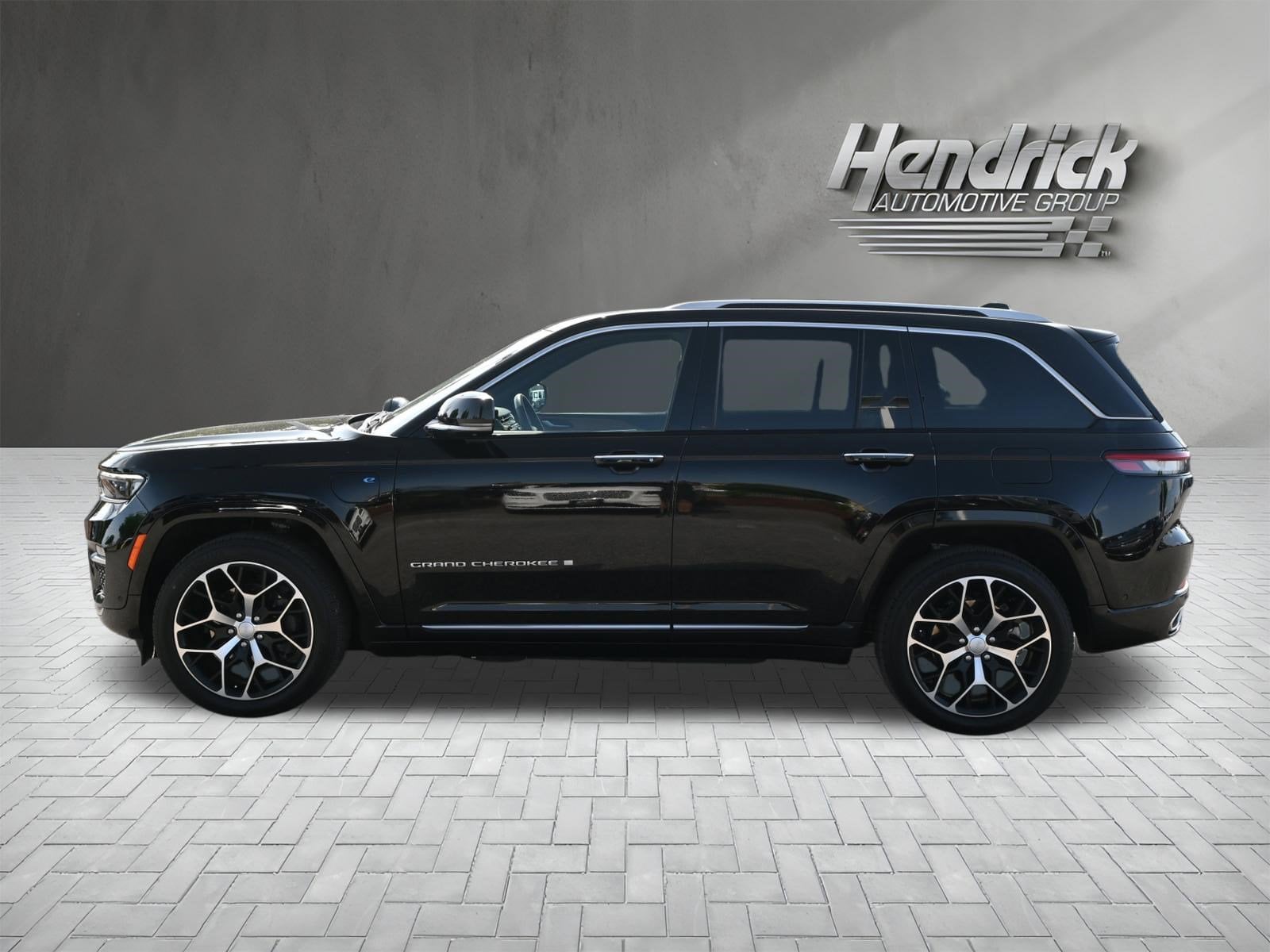 2023 Jeep Grand Cherokee 4xe Summit Reserve photo 6