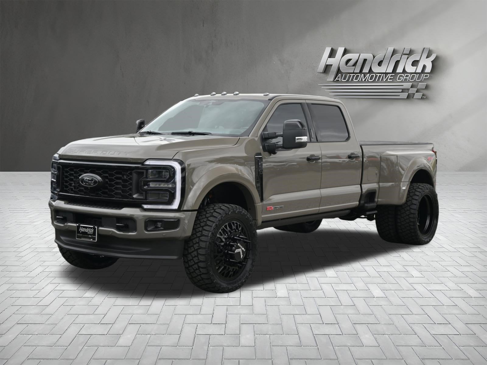 2026 Ford Super Duty F-450 DRW Platinum photo 4