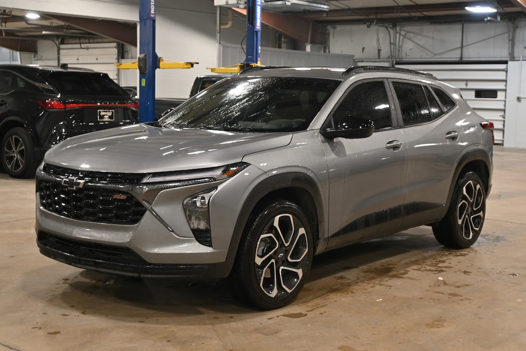 Used 2025 Chevrolet Trax 2RS SUV