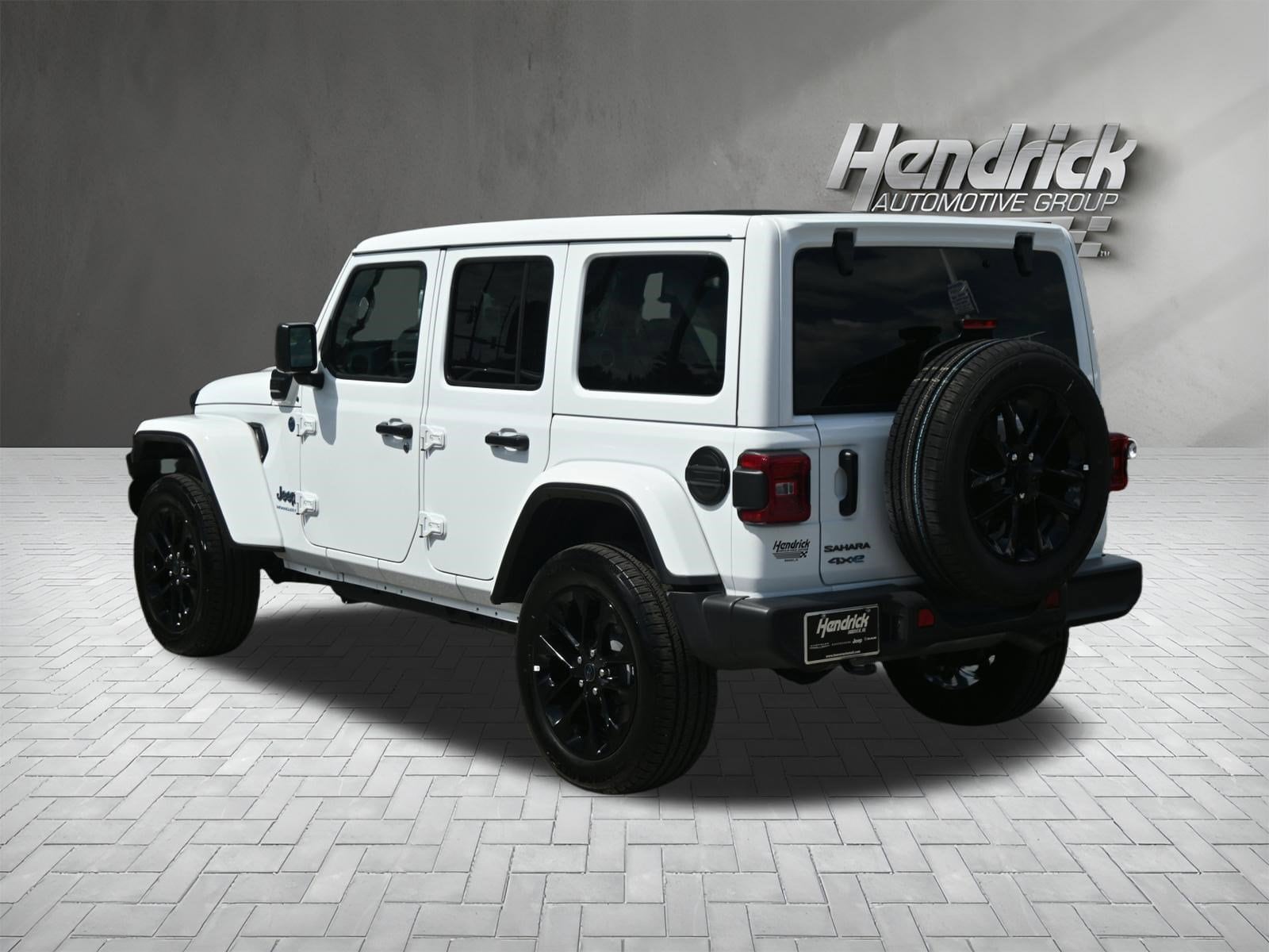 2025 Jeep Wrangler 4xe Sahara photo 3