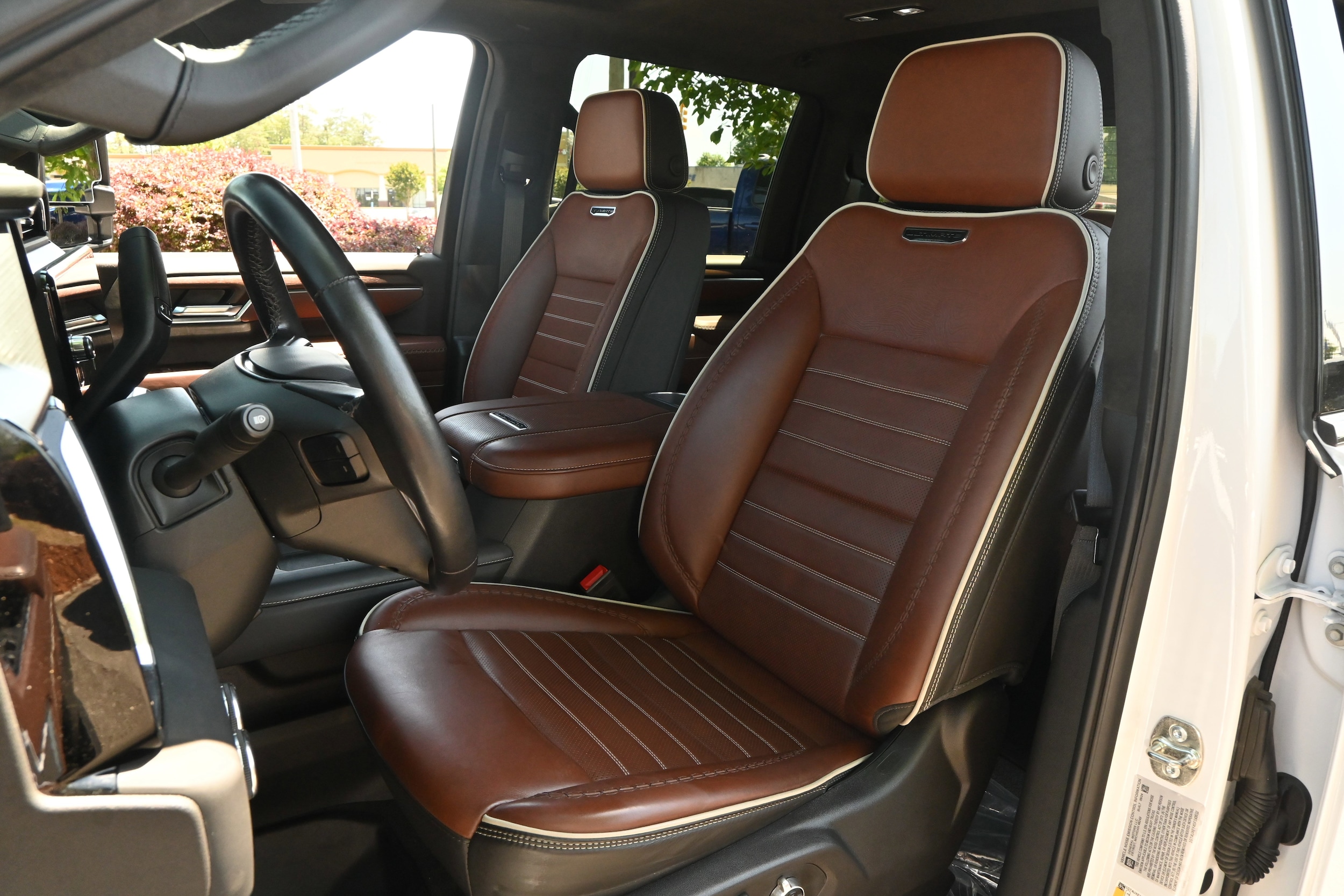 2025 GMC Sierra 2500HD Denali Ultimate photo 5