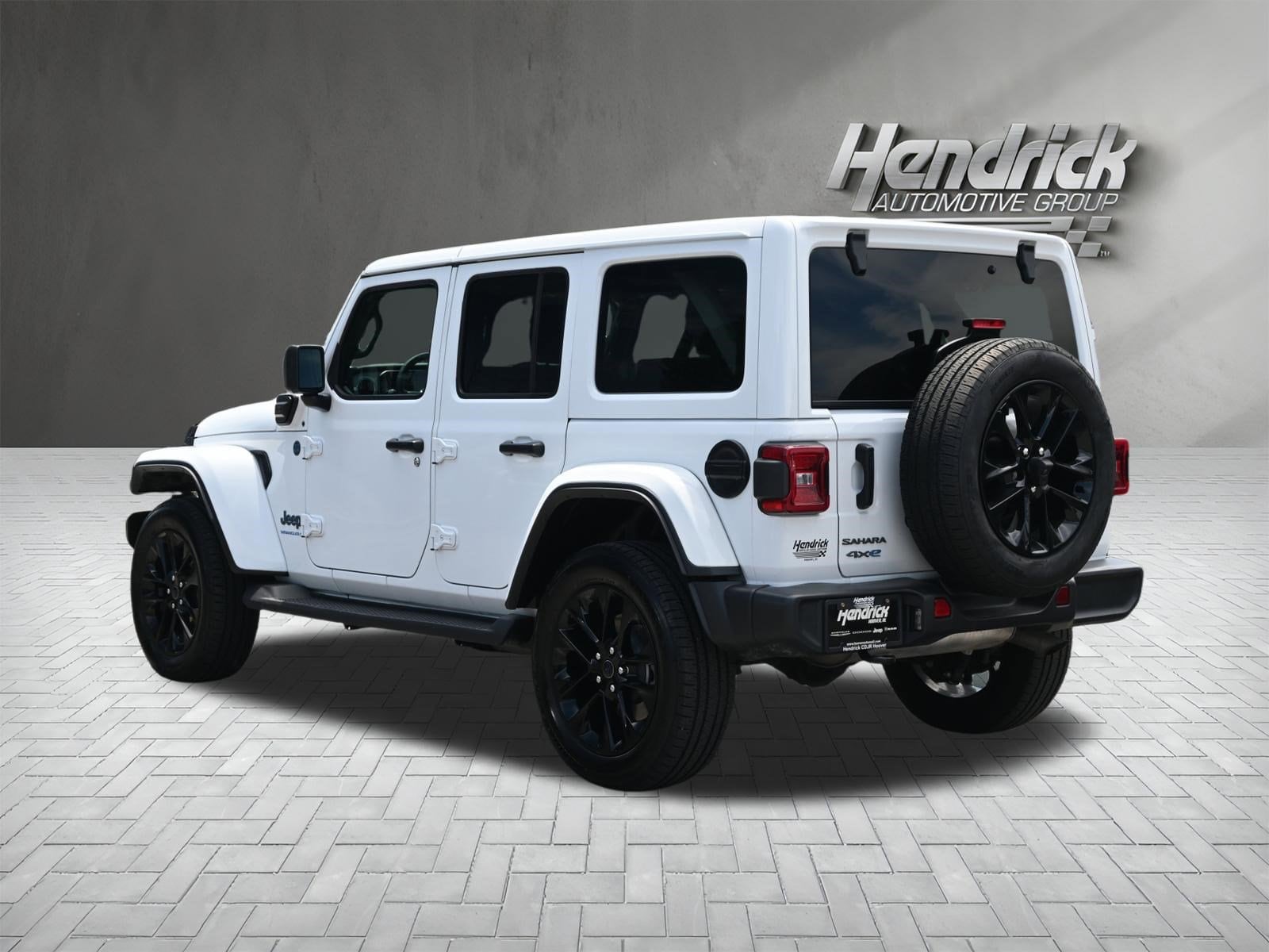 2025 Jeep Wrangler 4xe Sahara photo 3