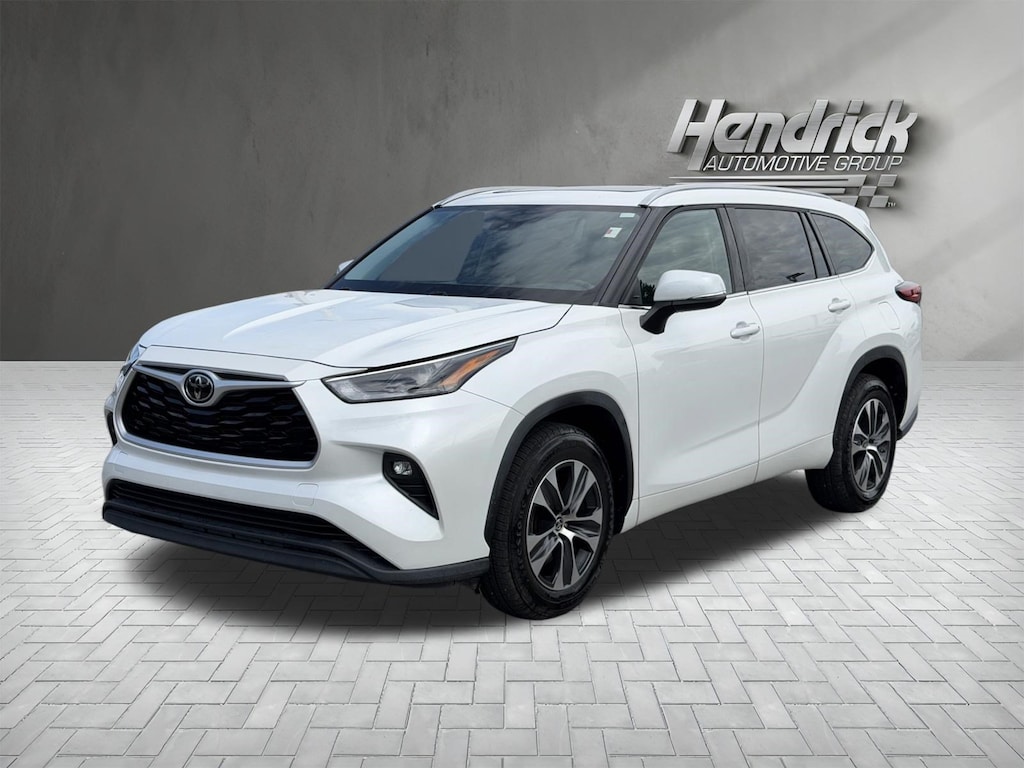 Used 2022 Toyota Highlander XLE SUV