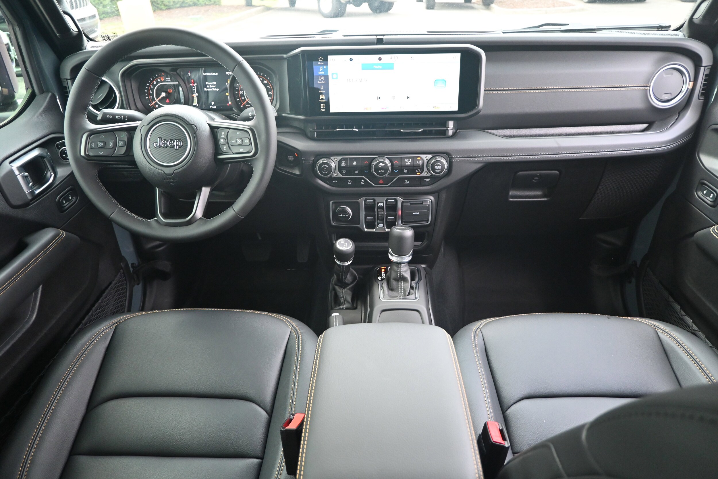 2025 Jeep Gladiator Sport photo 2