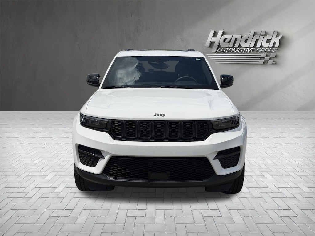 Used 2023 Jeep Grand Cherokee Altitude SUV