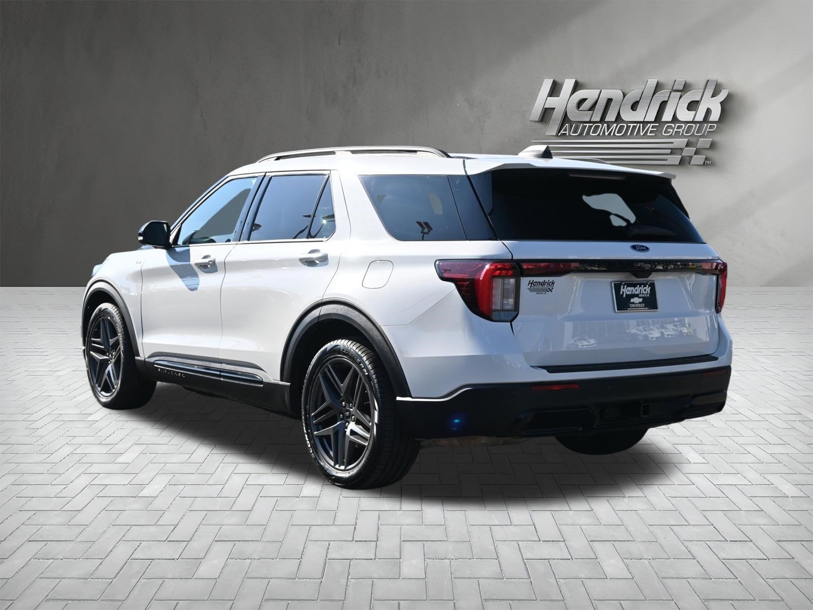 2025 Ford Explorer ST-Line photo 6