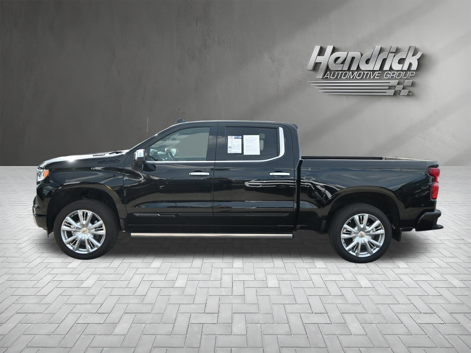 2025 Chevrolet Silverado 1500 High Country photo 5