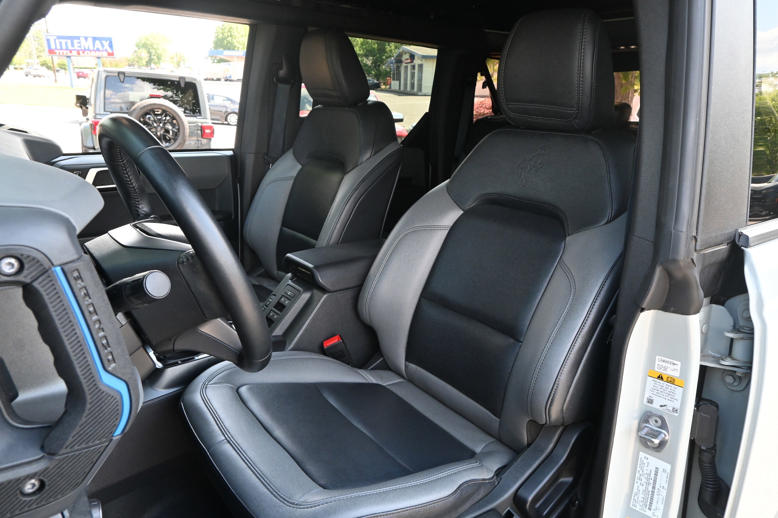 2024 Ford Bronco Black Diamond photo 5