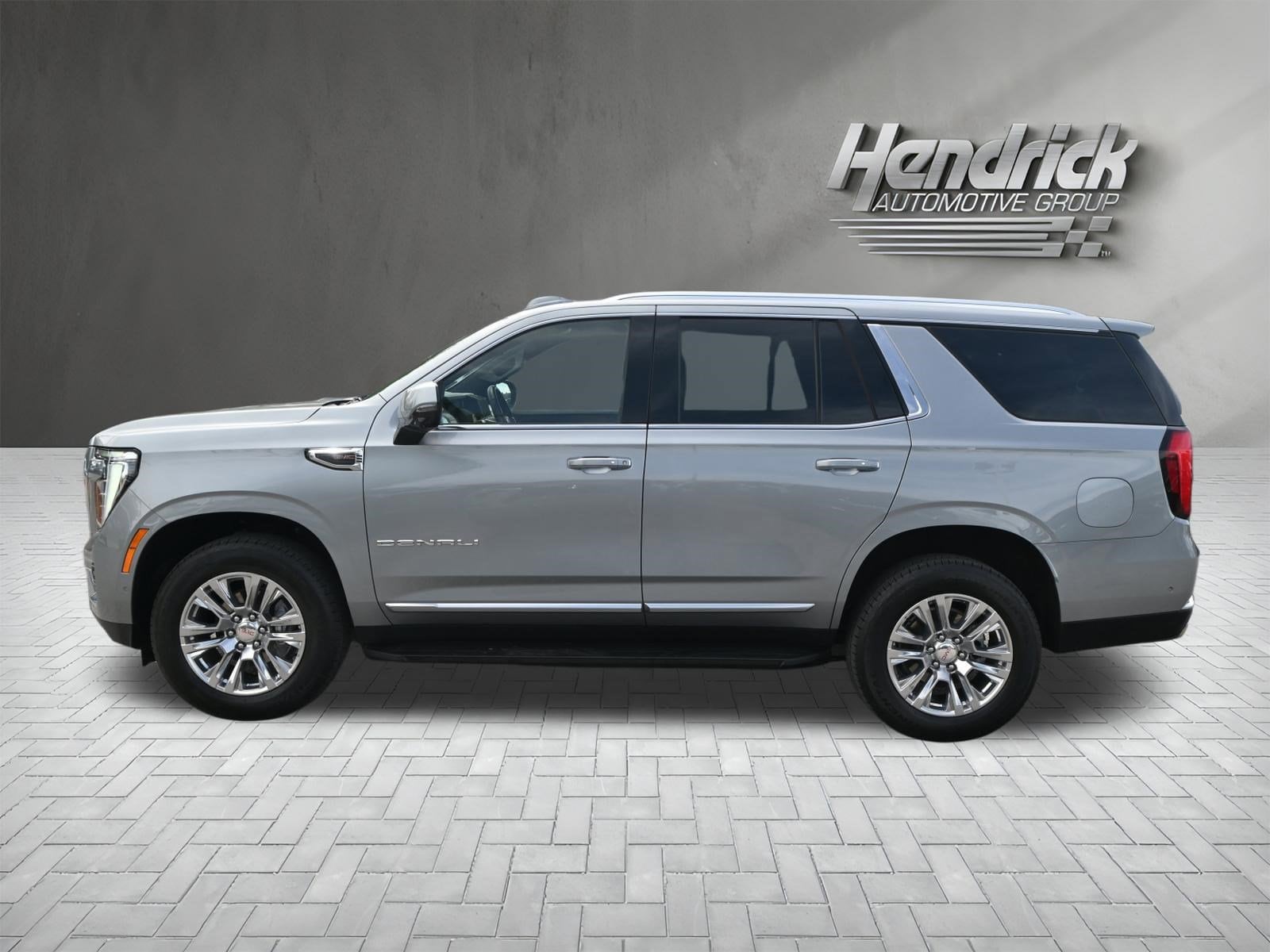 2025 GMC Yukon Denali photo 3