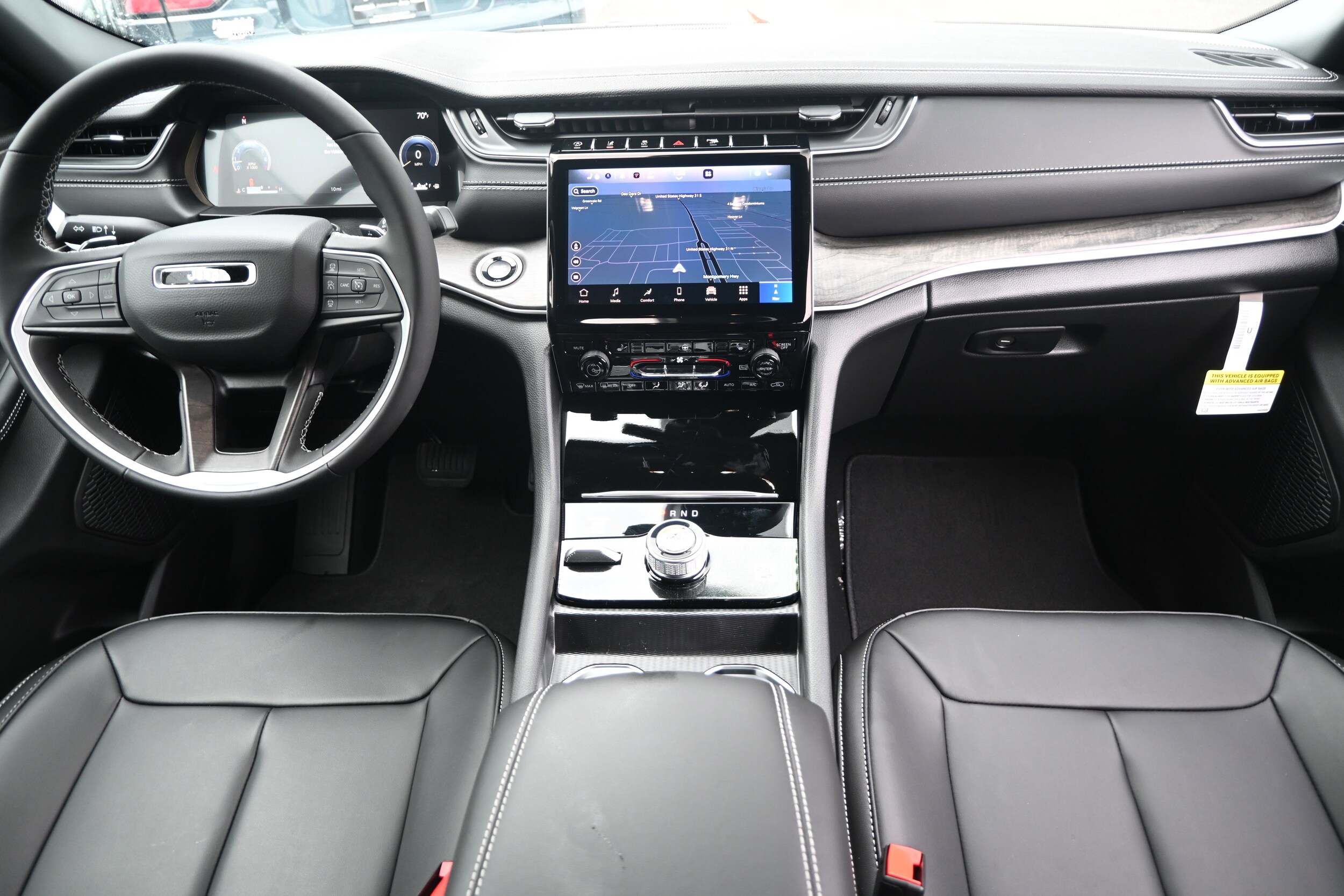 2025 Jeep Grand Cherokee Limited photo 2