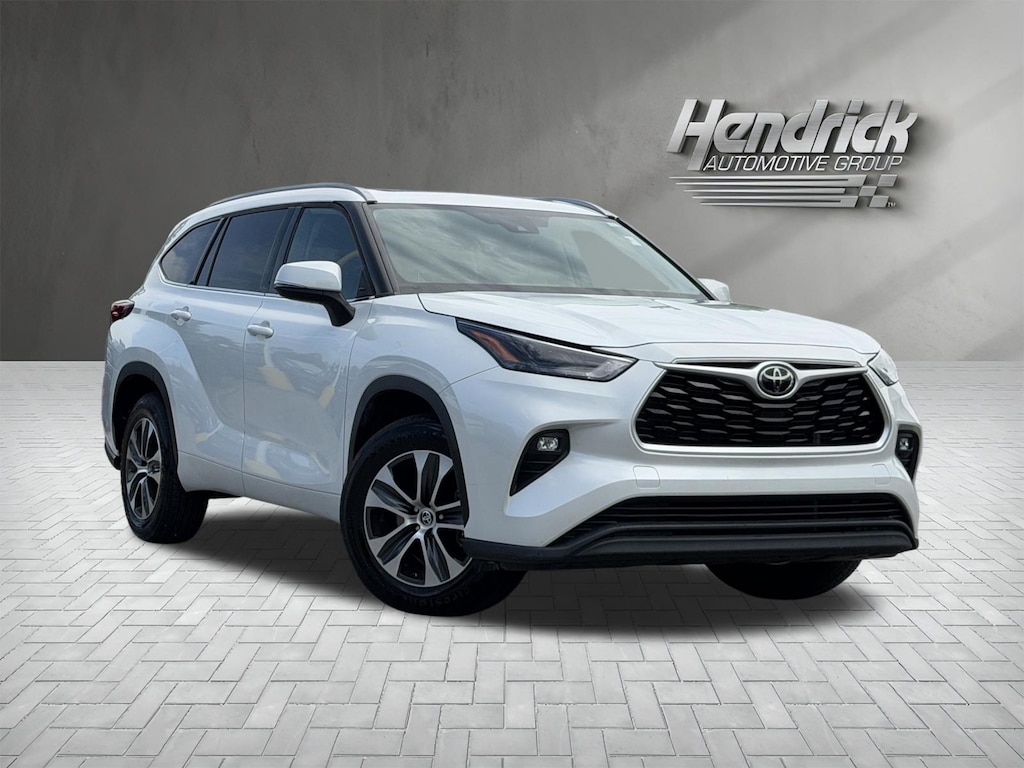Used 2022 Toyota Highlander XLE SUV