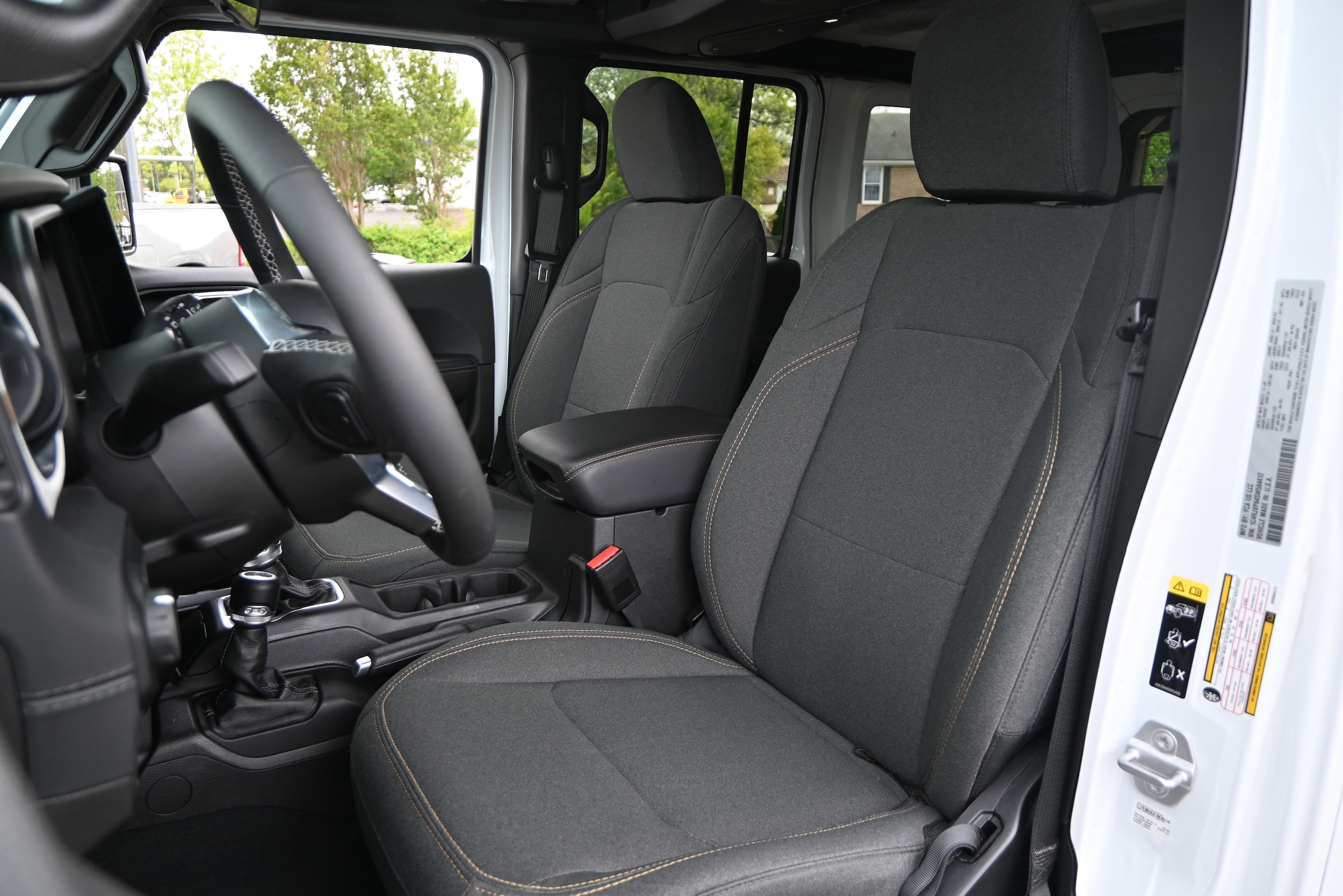 2025 Jeep Wrangler 4xe Sahara photo 5