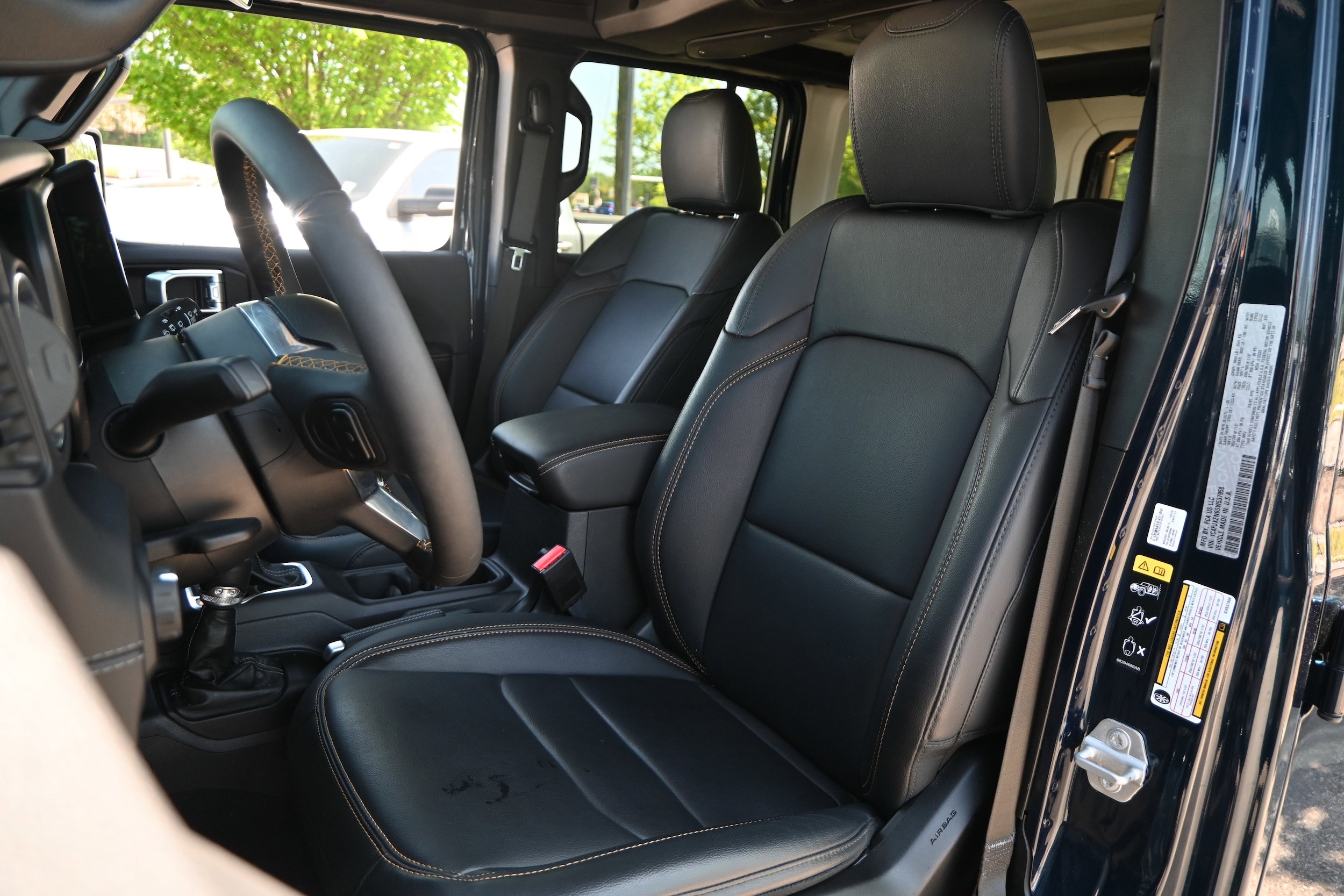 2025 Jeep Wrangler Sahara photo 5