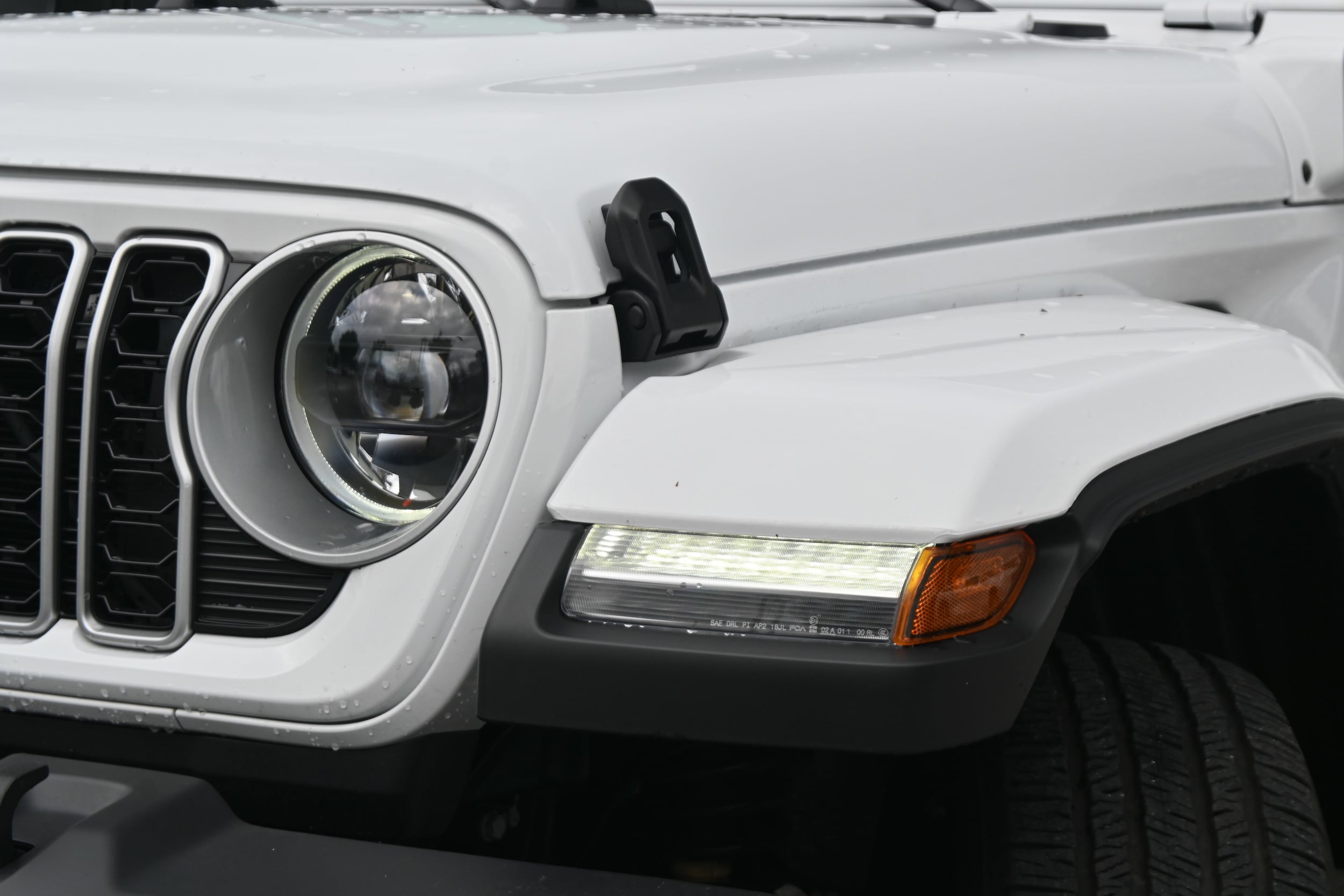 2025 Jeep Wrangler 4xe Sahara photo 4