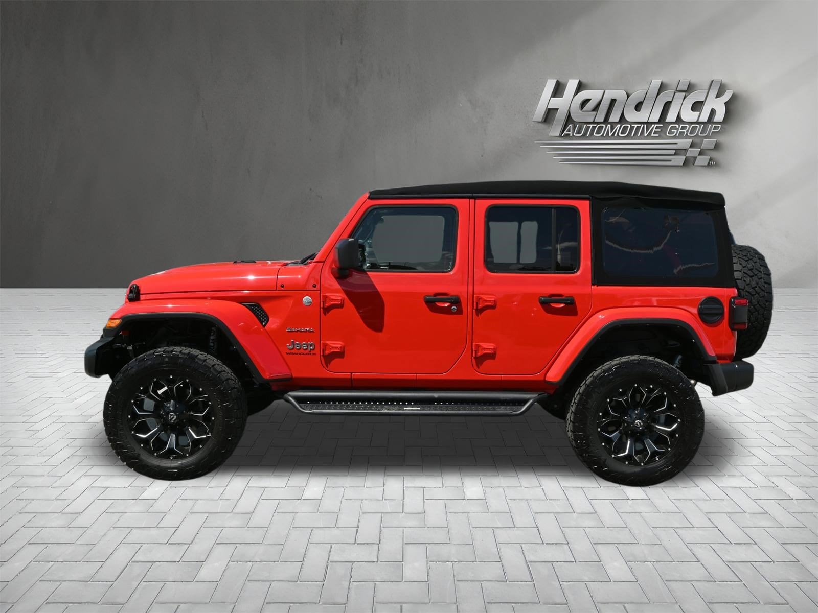 2024 Jeep Wrangler Sahara photo 3