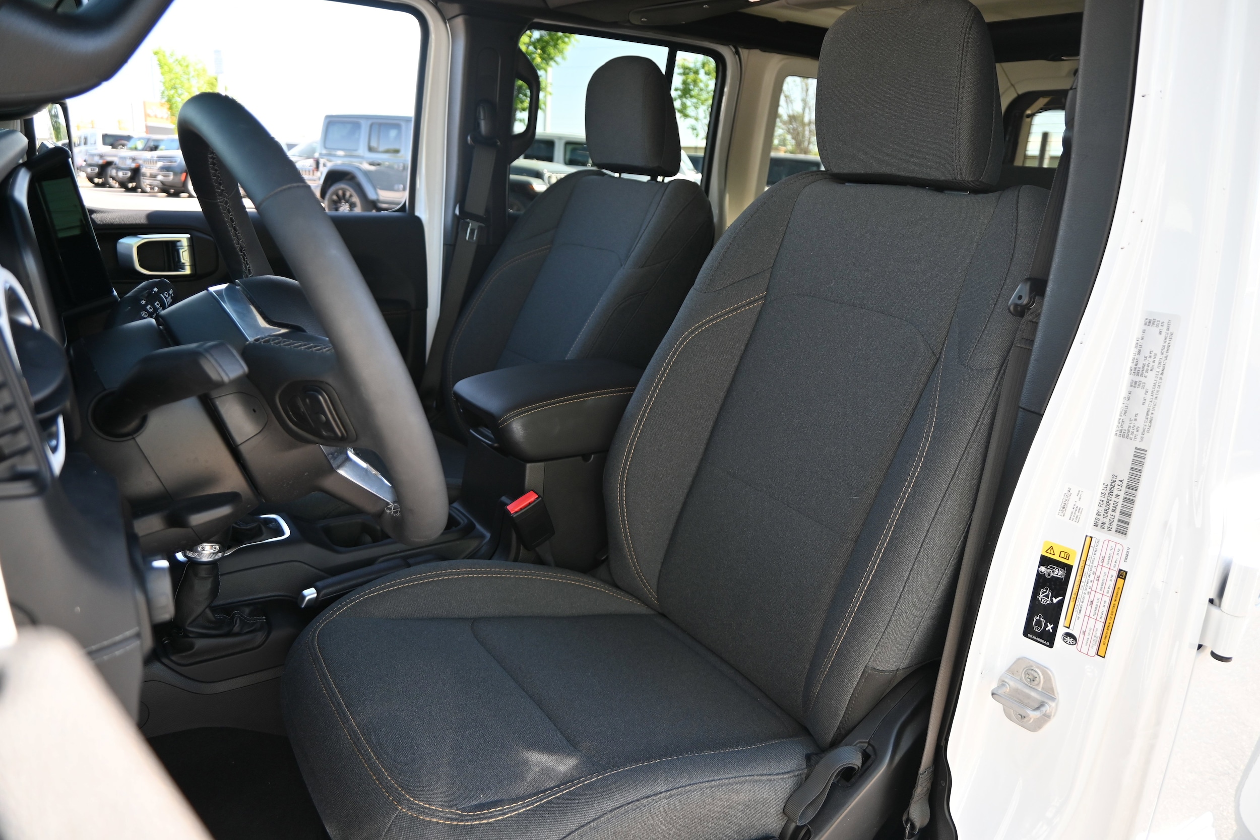 2025 Jeep Wrangler 4xe Sahara photo 5