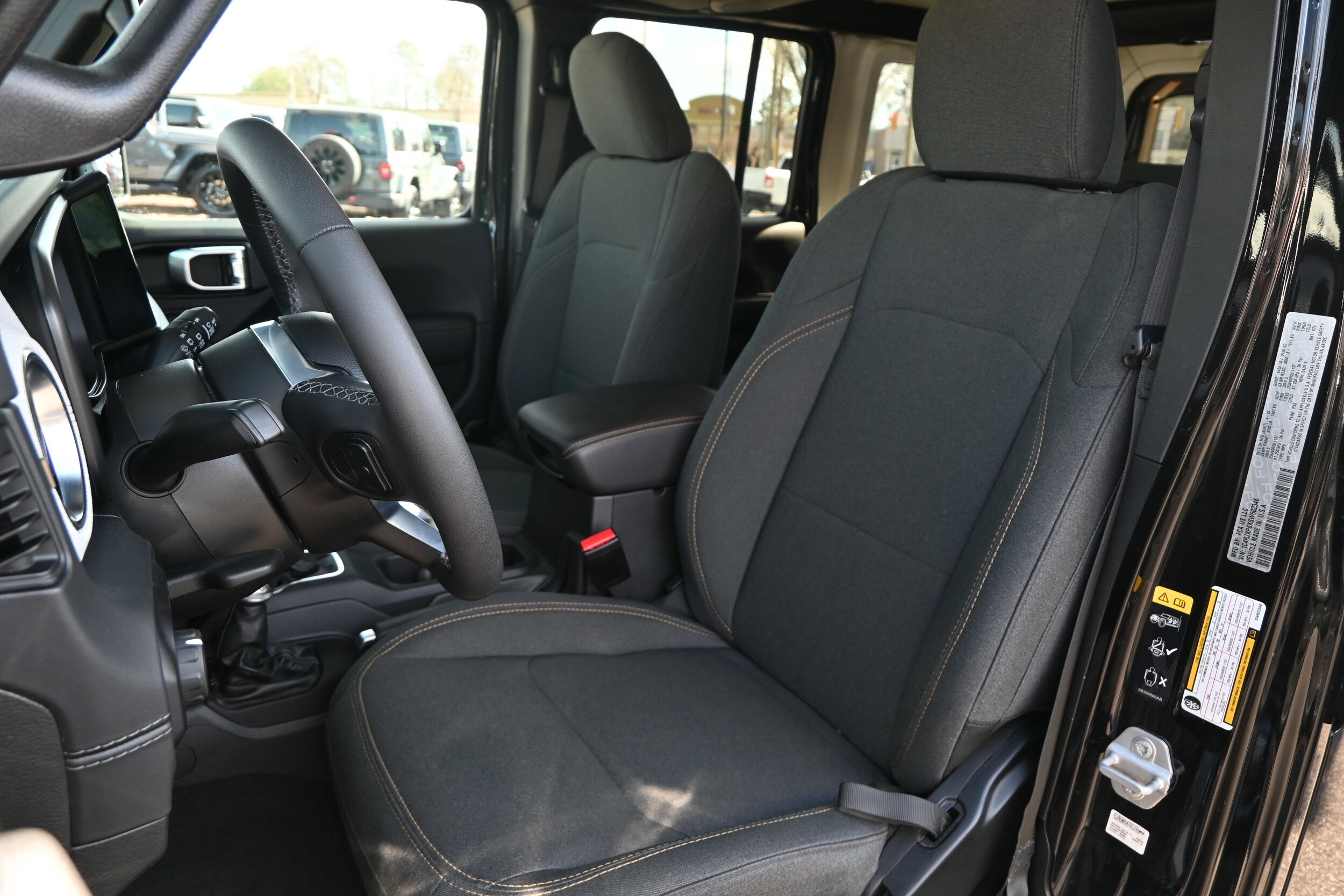 2025 Jeep Wrangler 4xe Sahara photo 5