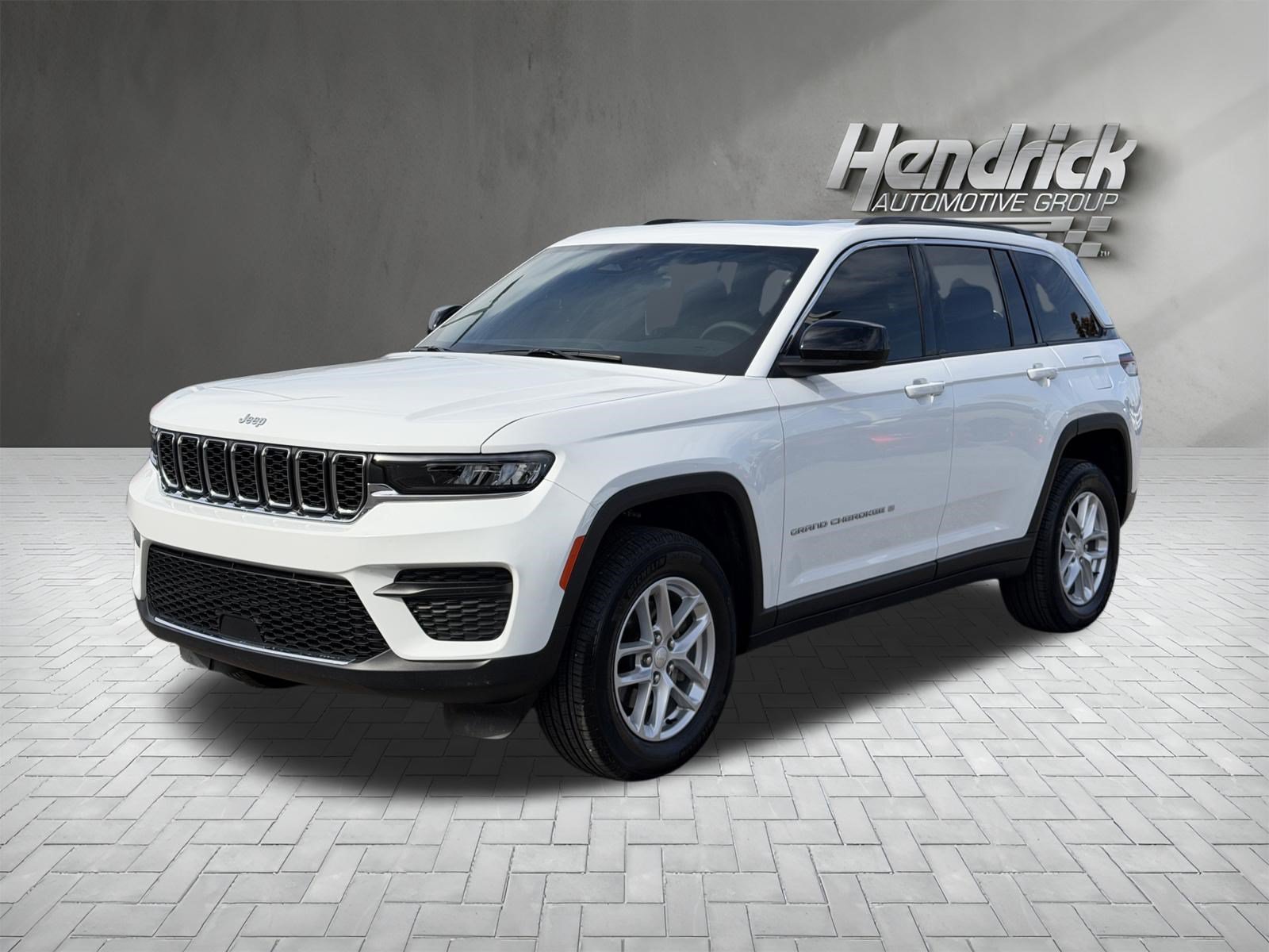 Used 2025 Jeep Grand Cherokee Laredo SUV