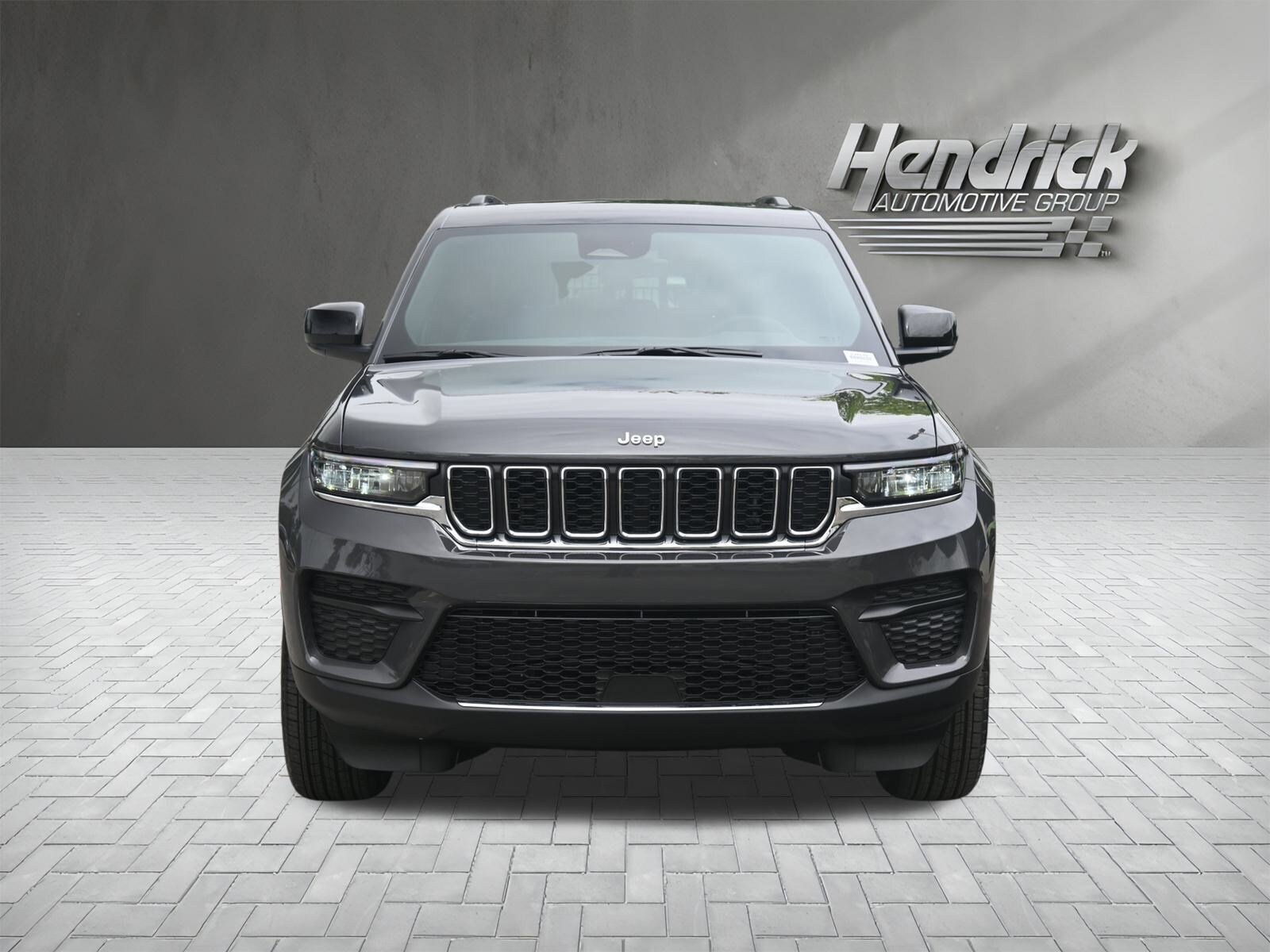 2025 Jeep Grand Cherokee Laredo X photo 3
